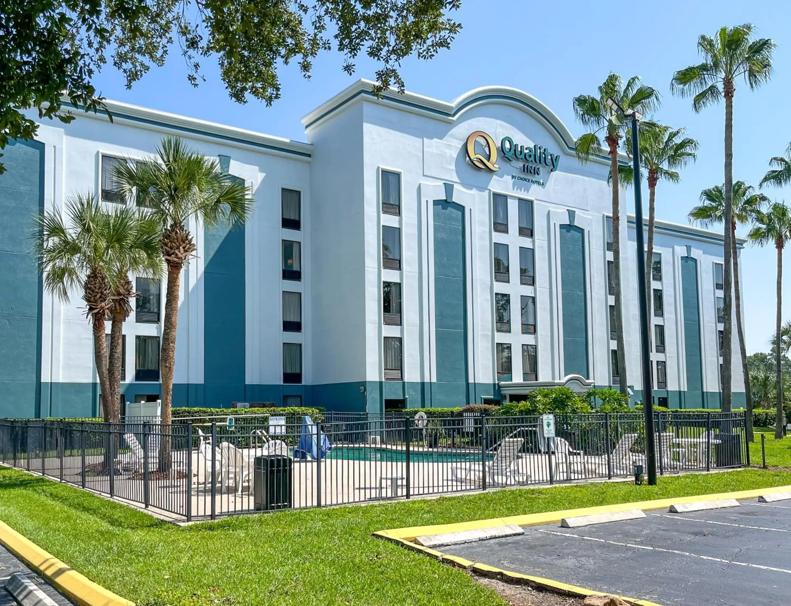 Property building in Best Western Southside Hotel & Suites Property building in Best Western Southside Hotel & Suites