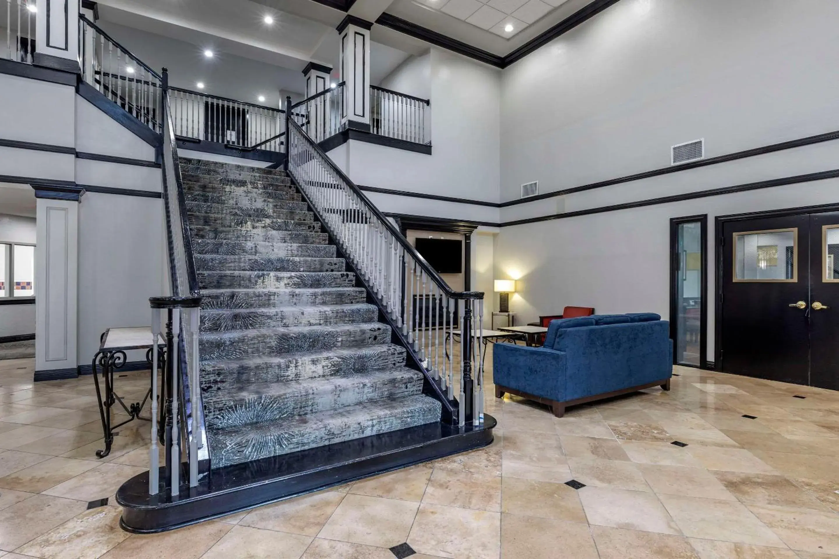 Lobby or reception in Quality Inn & Suites I-35 E-Walnut Hill Lobby or reception in Quality Inn & Suites I-35 E-Walnut Hill