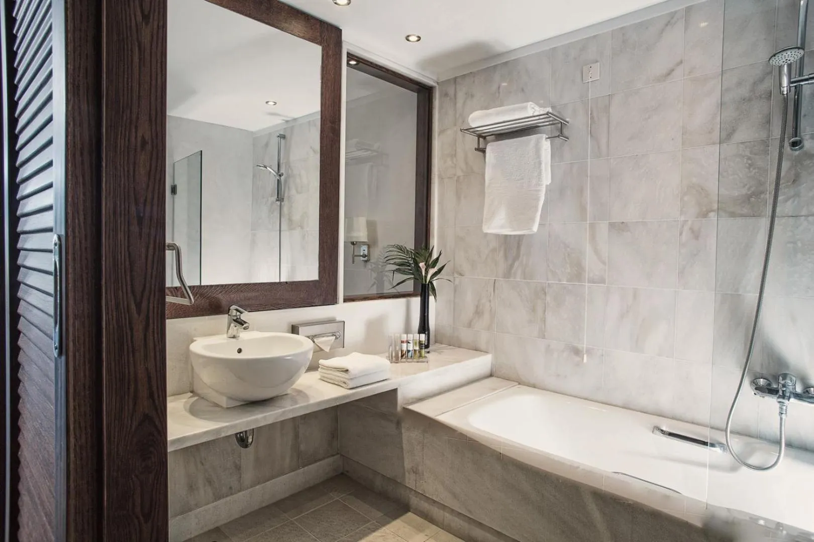 Shower in Kontokali Bay Resort & Spa