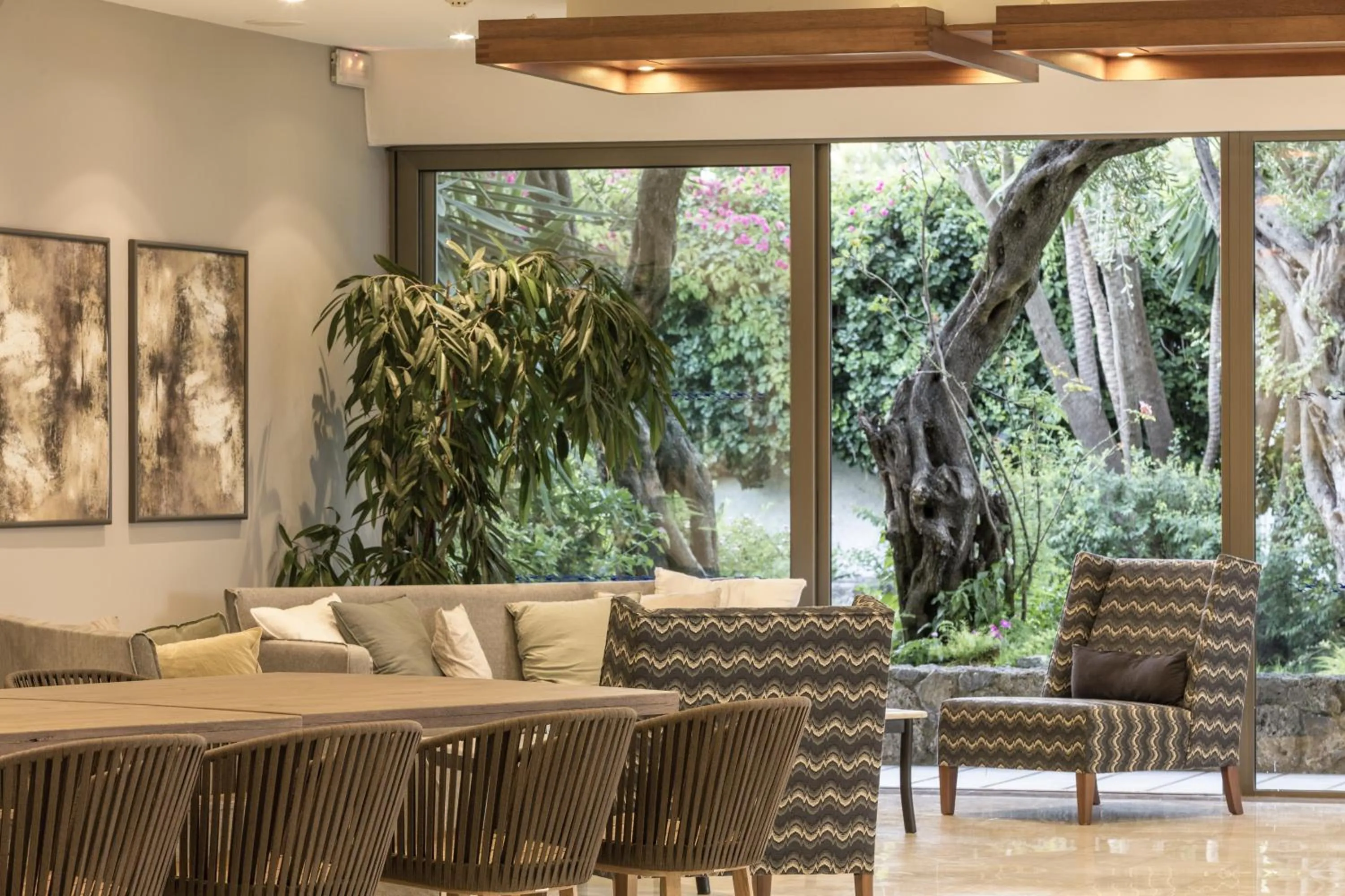 Lounge or bar in Kontokali Bay Resort & Spa