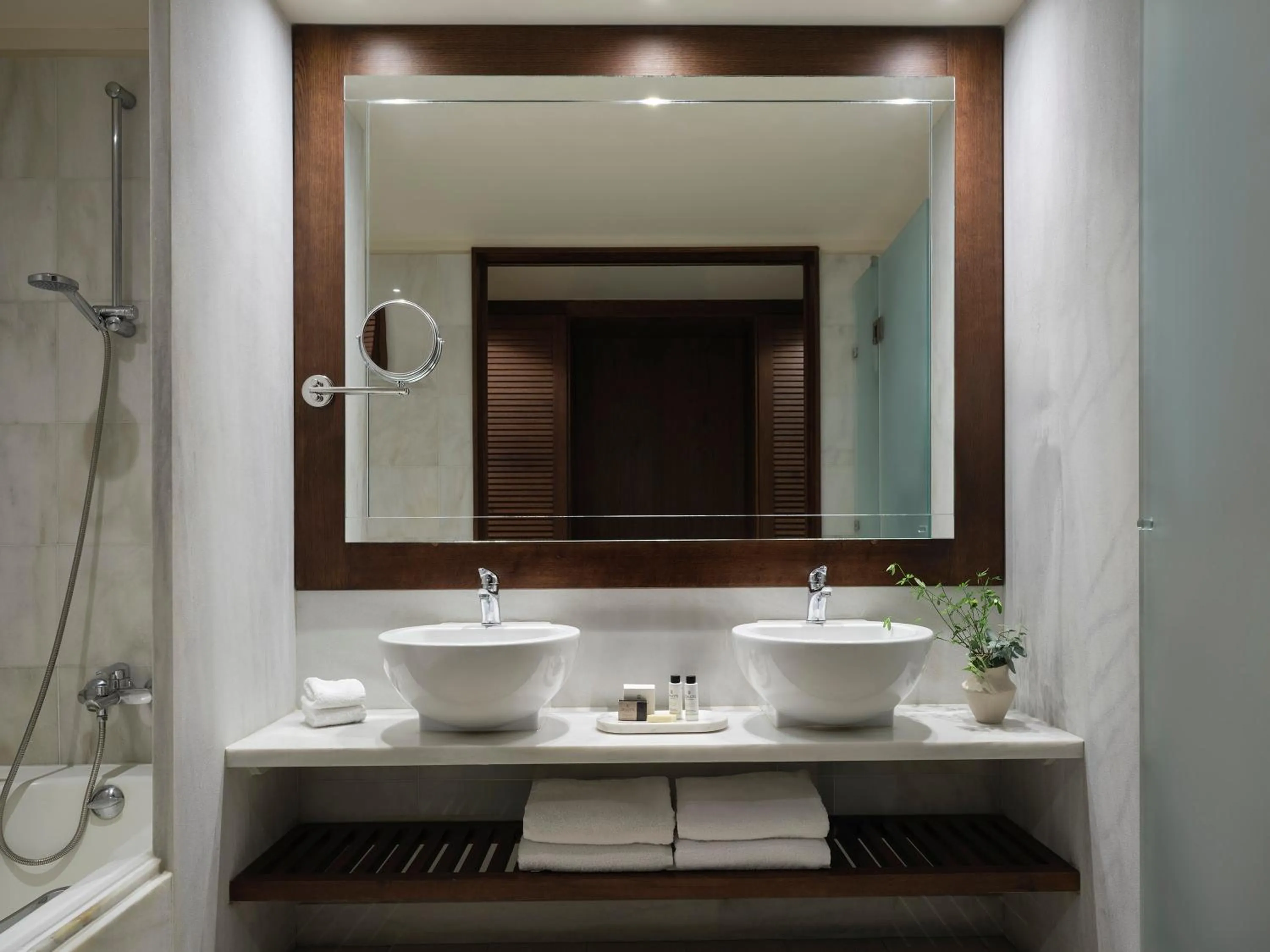 Shower in Kontokali Bay Resort & Spa