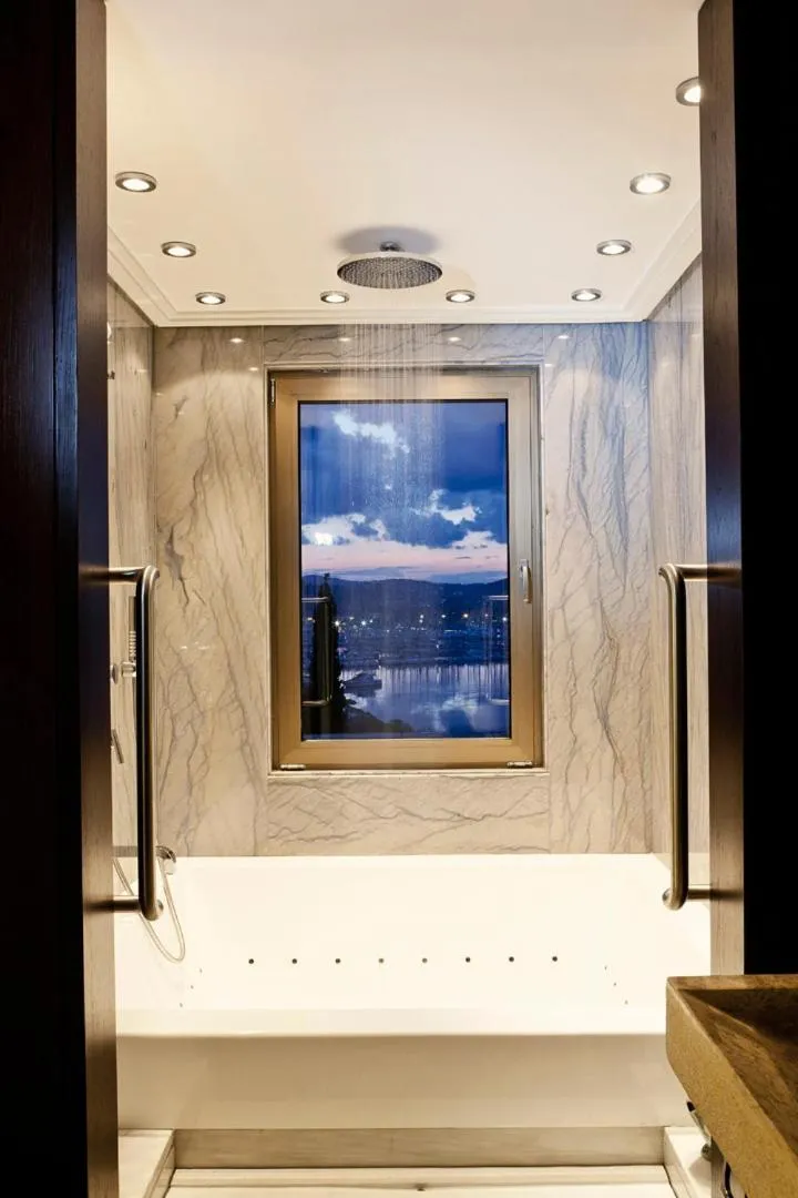 Bath in Kontokali Bay Resort & Spa