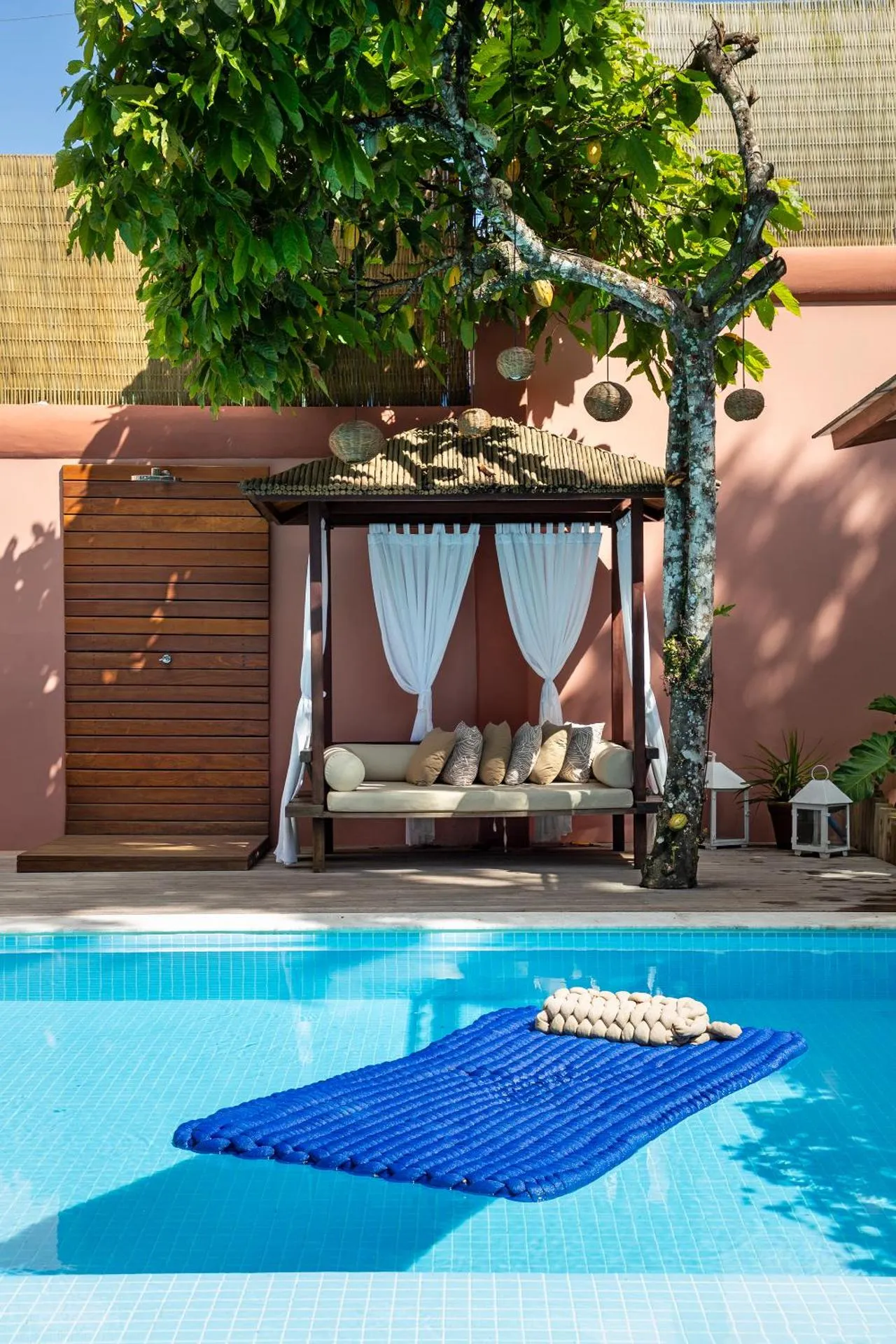 Swimming pool in Pousada Quarto Crescente