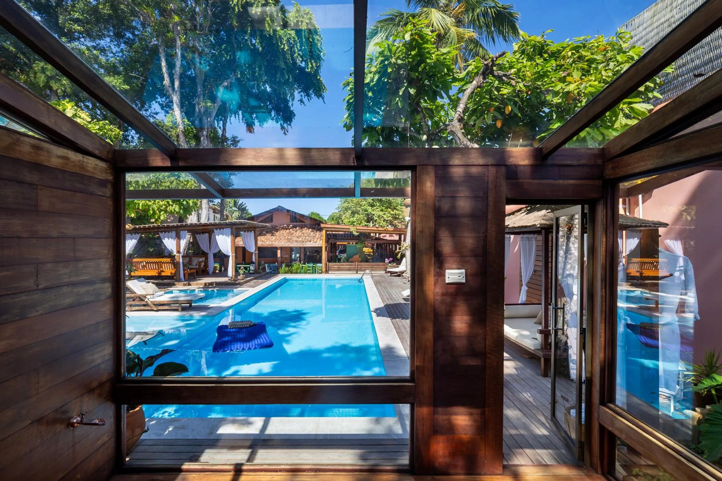 Swimming pool in Pousada Quarto Crescente