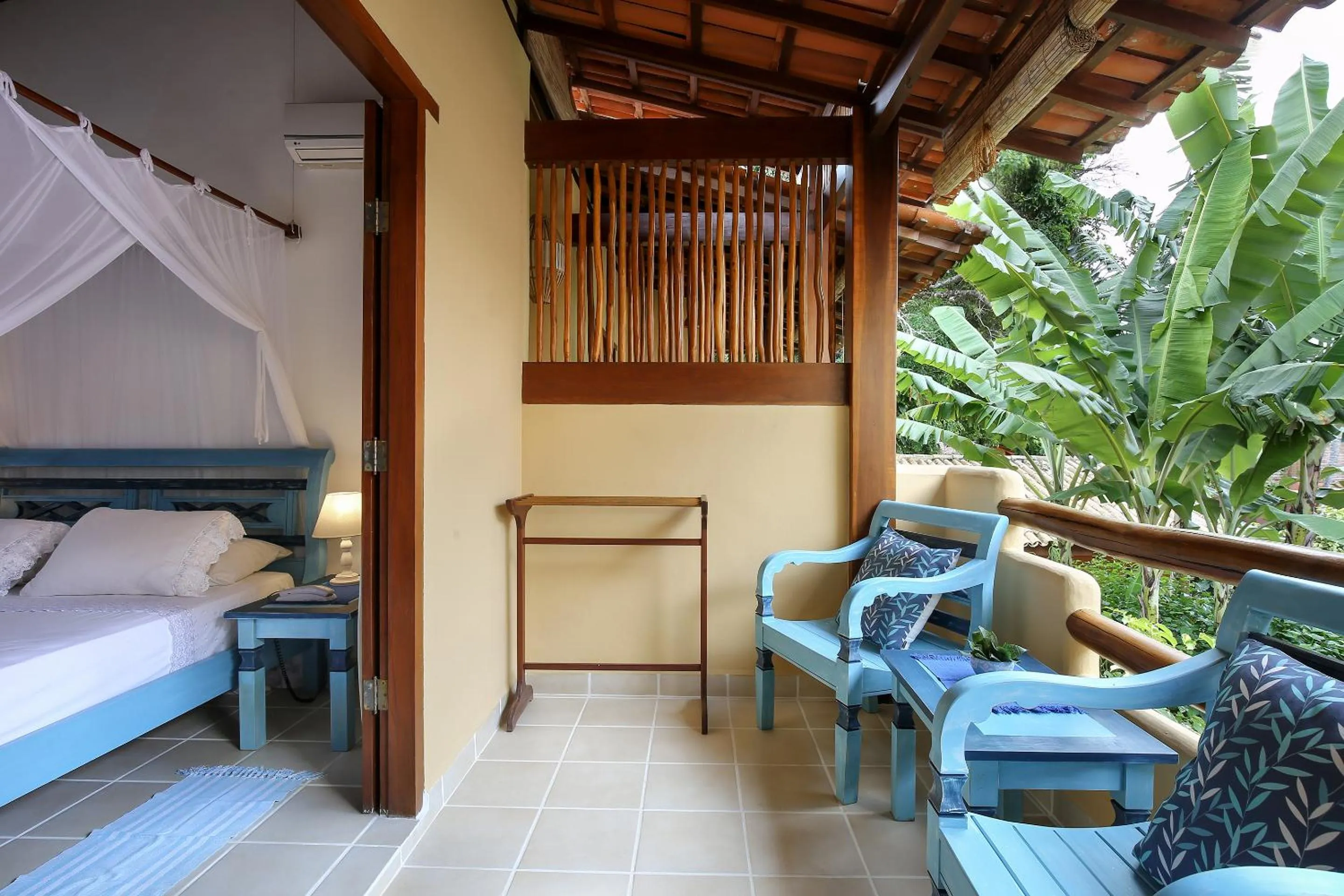 Balcony/Terrace, Bed in Pousada Quarto Crescente