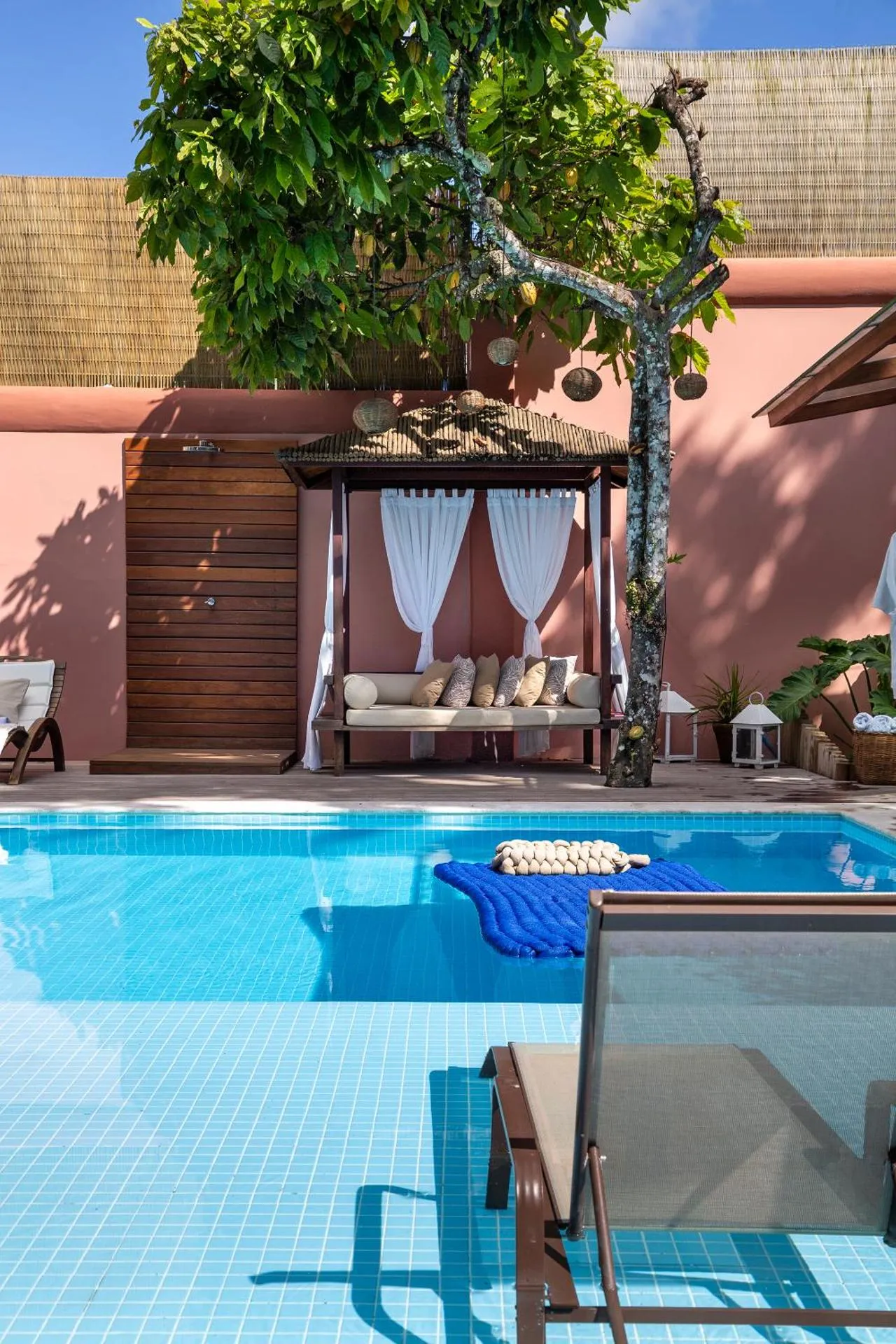 Swimming pool in Pousada Quarto Crescente