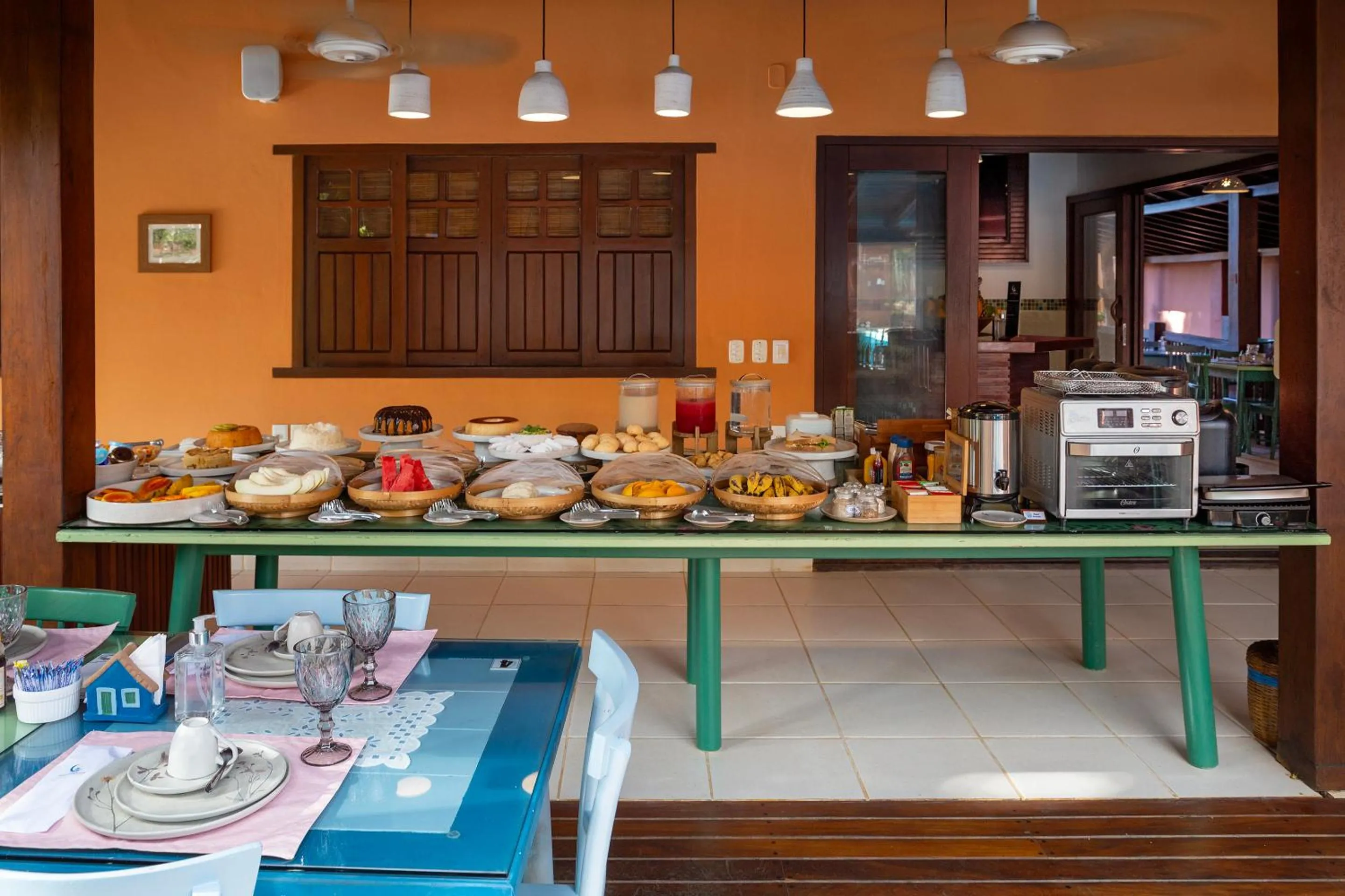 Buffet breakfast in Pousada Quarto Crescente