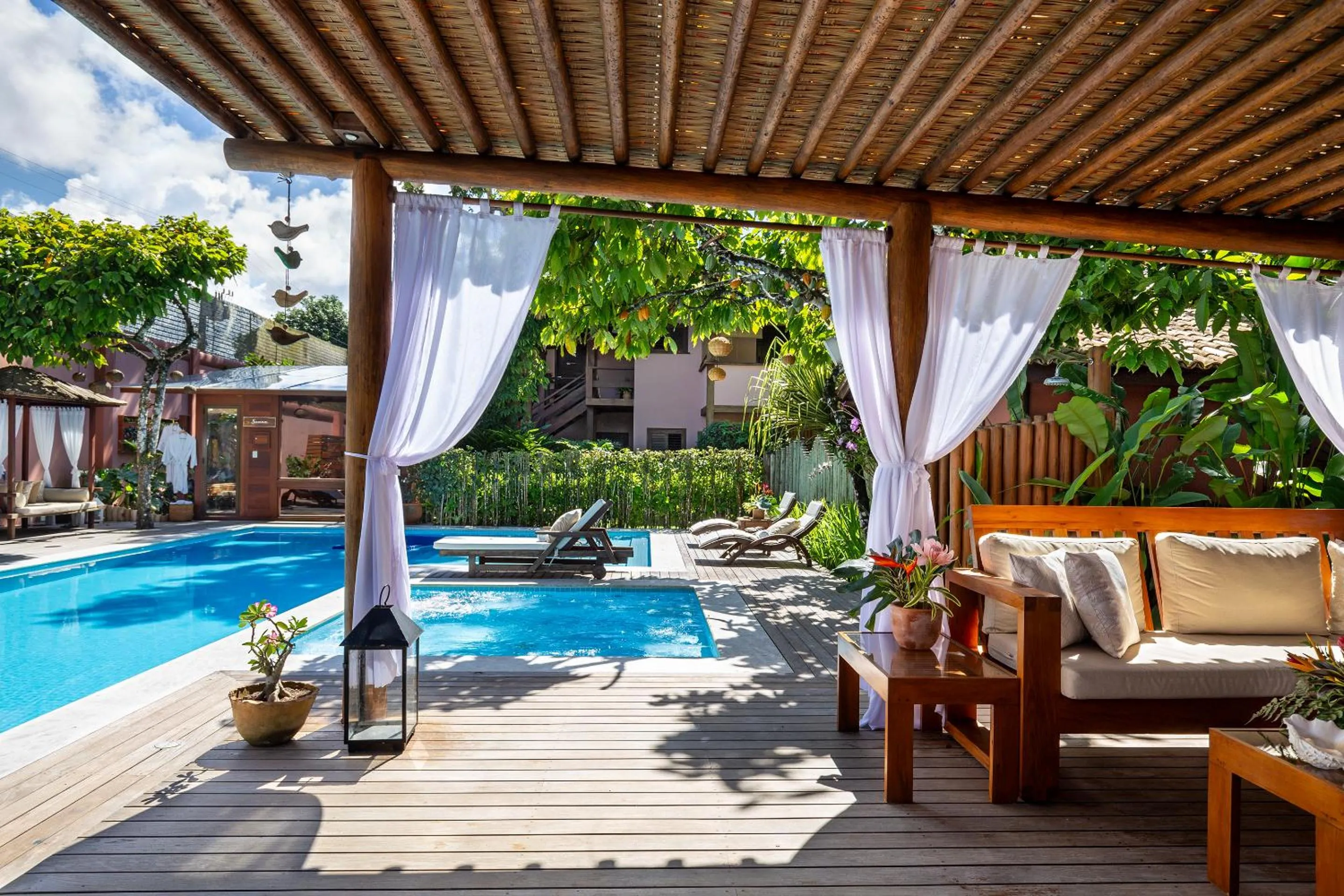 Swimming pool in Pousada Quarto Crescente