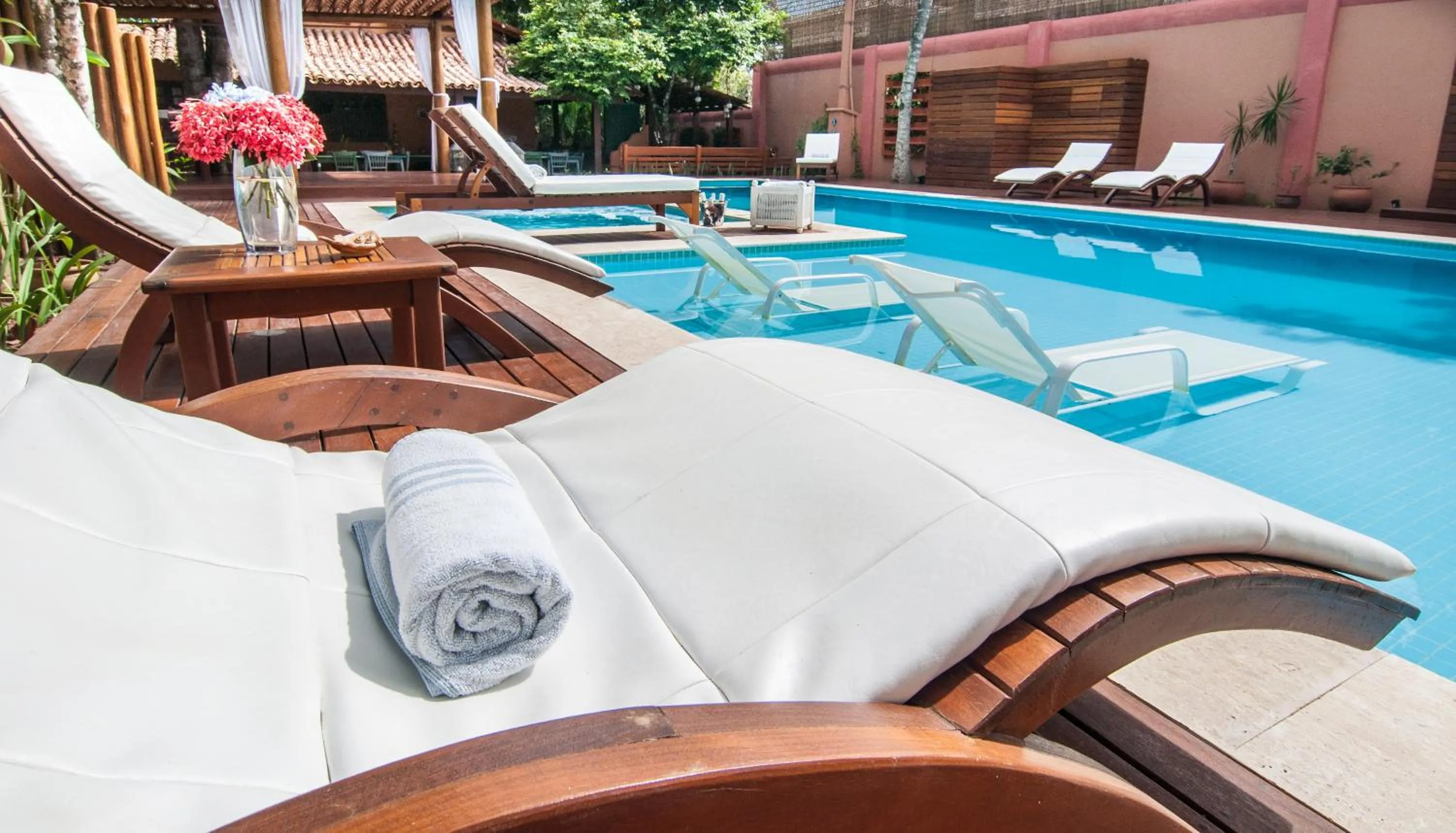 Swimming pool in Pousada Quarto Crescente