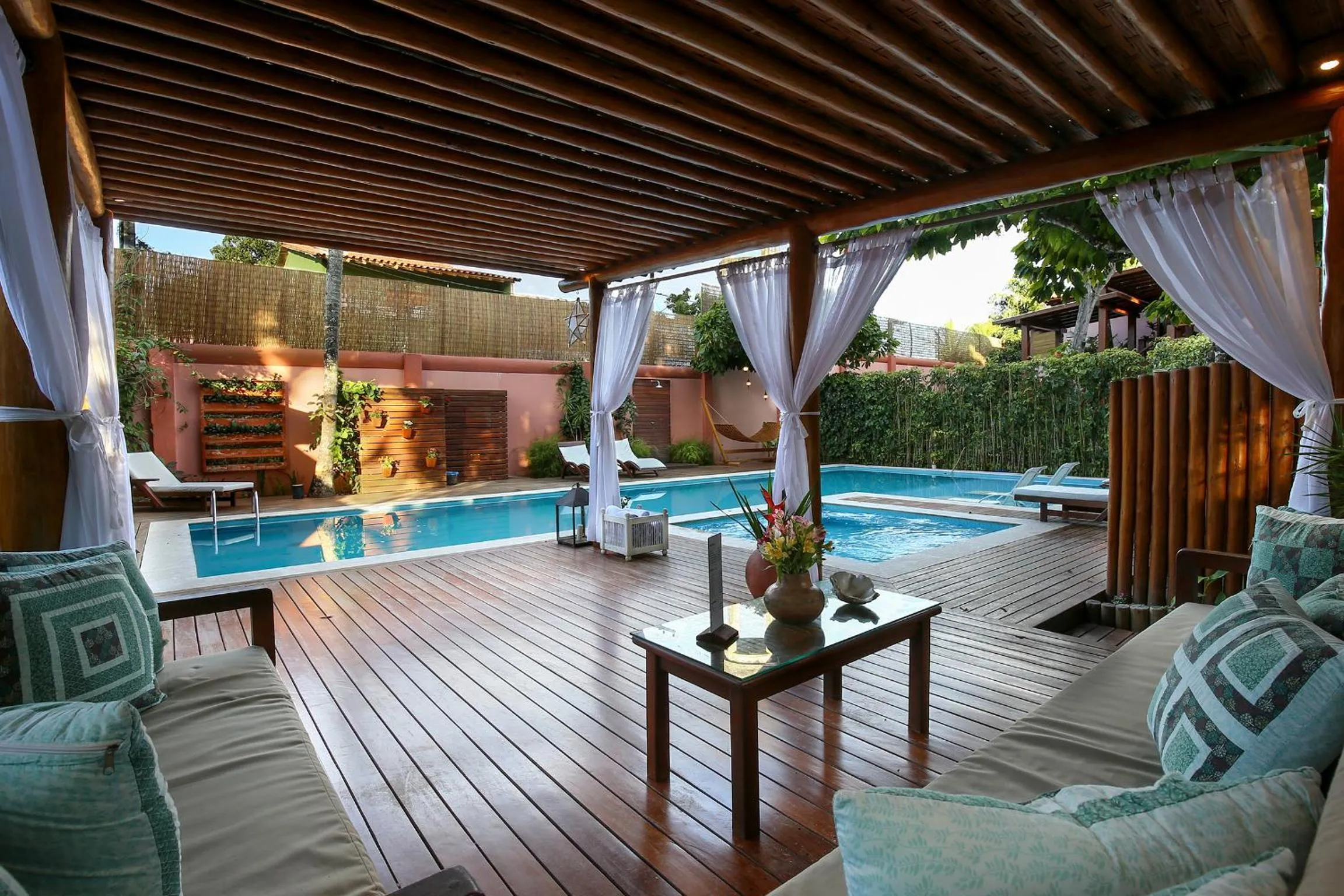 Swimming pool in Pousada Quarto Crescente