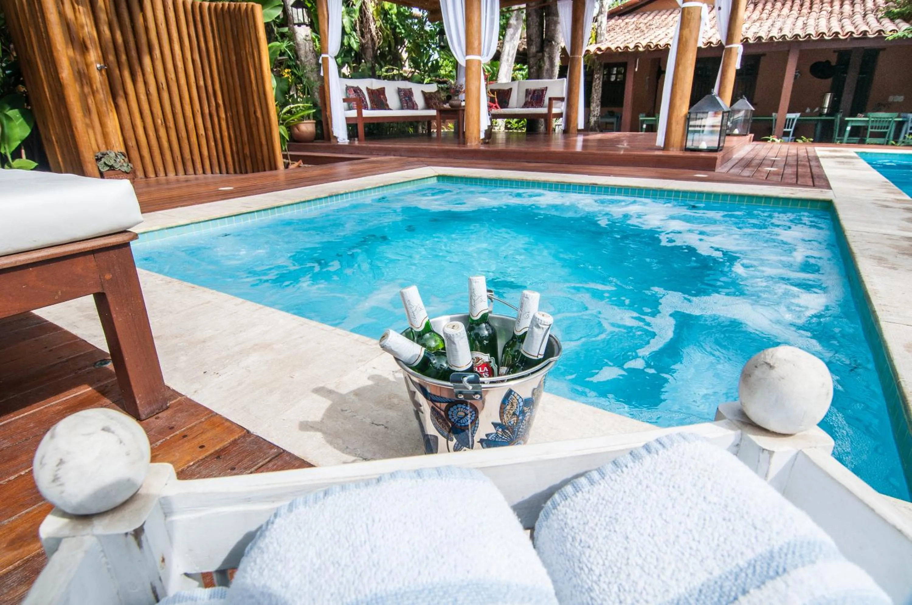 Swimming pool in Pousada Quarto Crescente