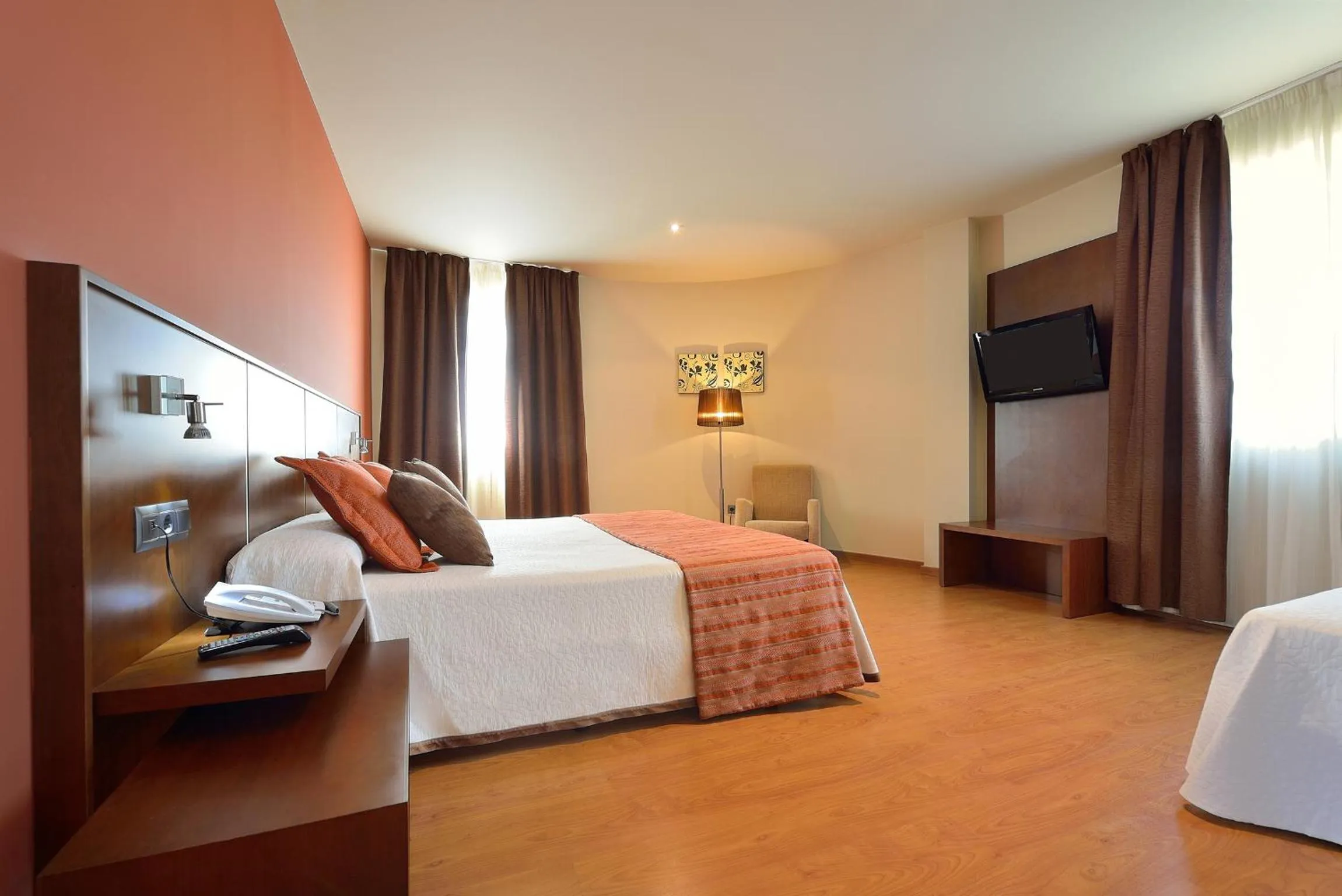 Photo of the whole room, Bed in Hotel Spa Norat Torre Do Deza 4* Superior
