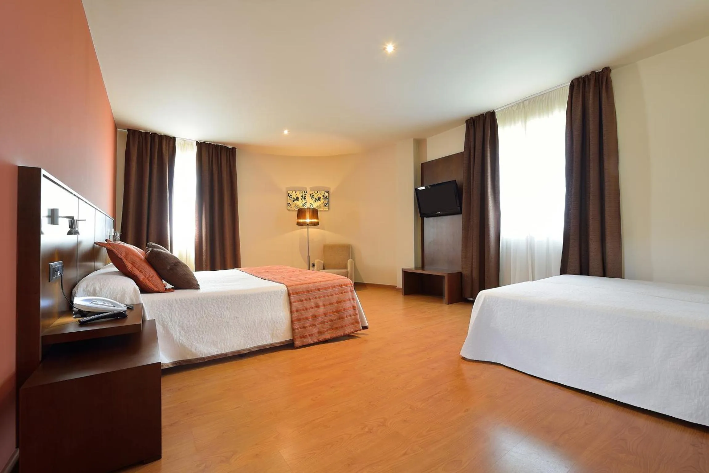 Photo of the whole room, Bed in Hotel Spa Norat Torre Do Deza 4* Superior