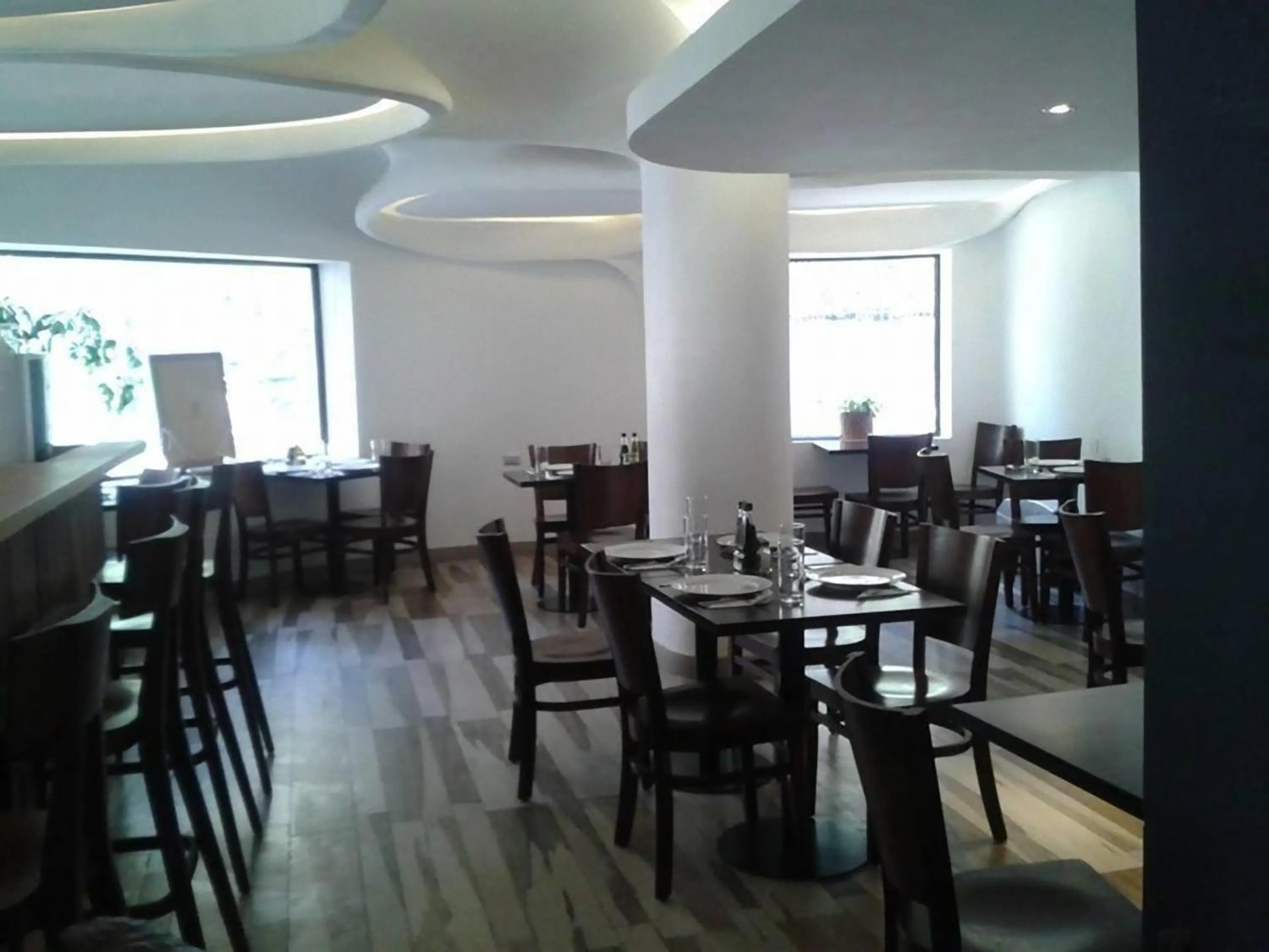 Restaurant/places to eat in Hotel Montecarlo Santiago