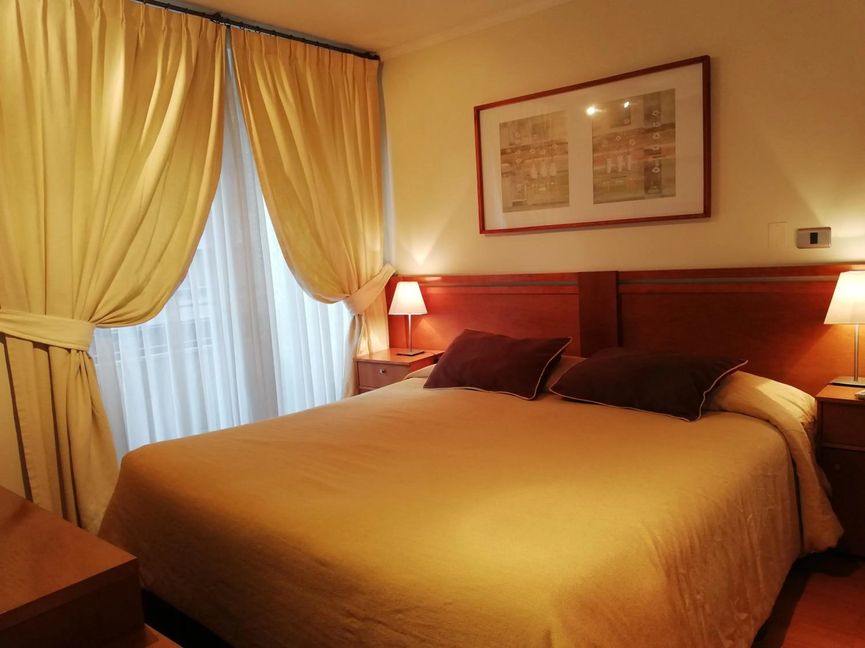 Photo of the whole room, Bed in Andes Suites