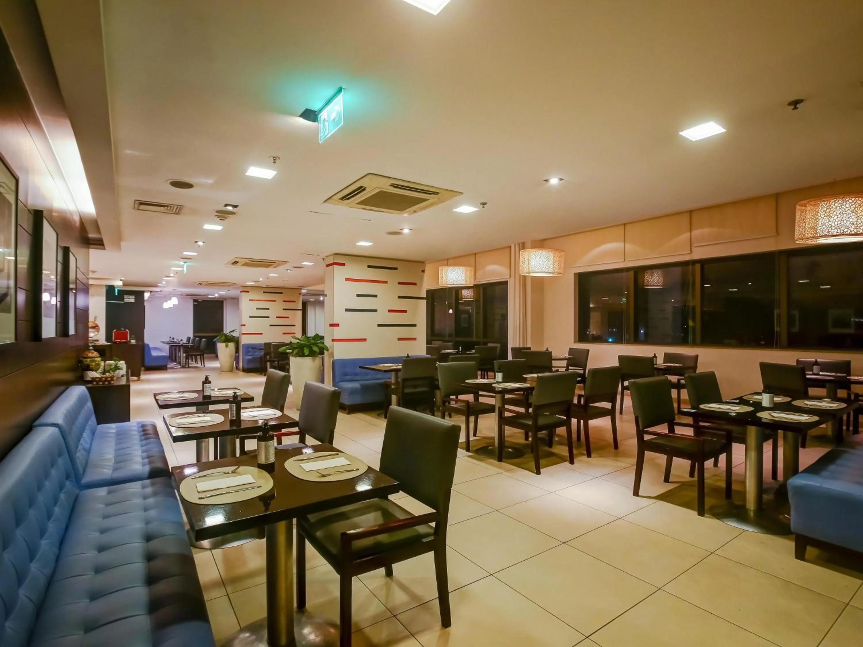 Restaurant/places to eat in Novotel RJ Santos Dumont