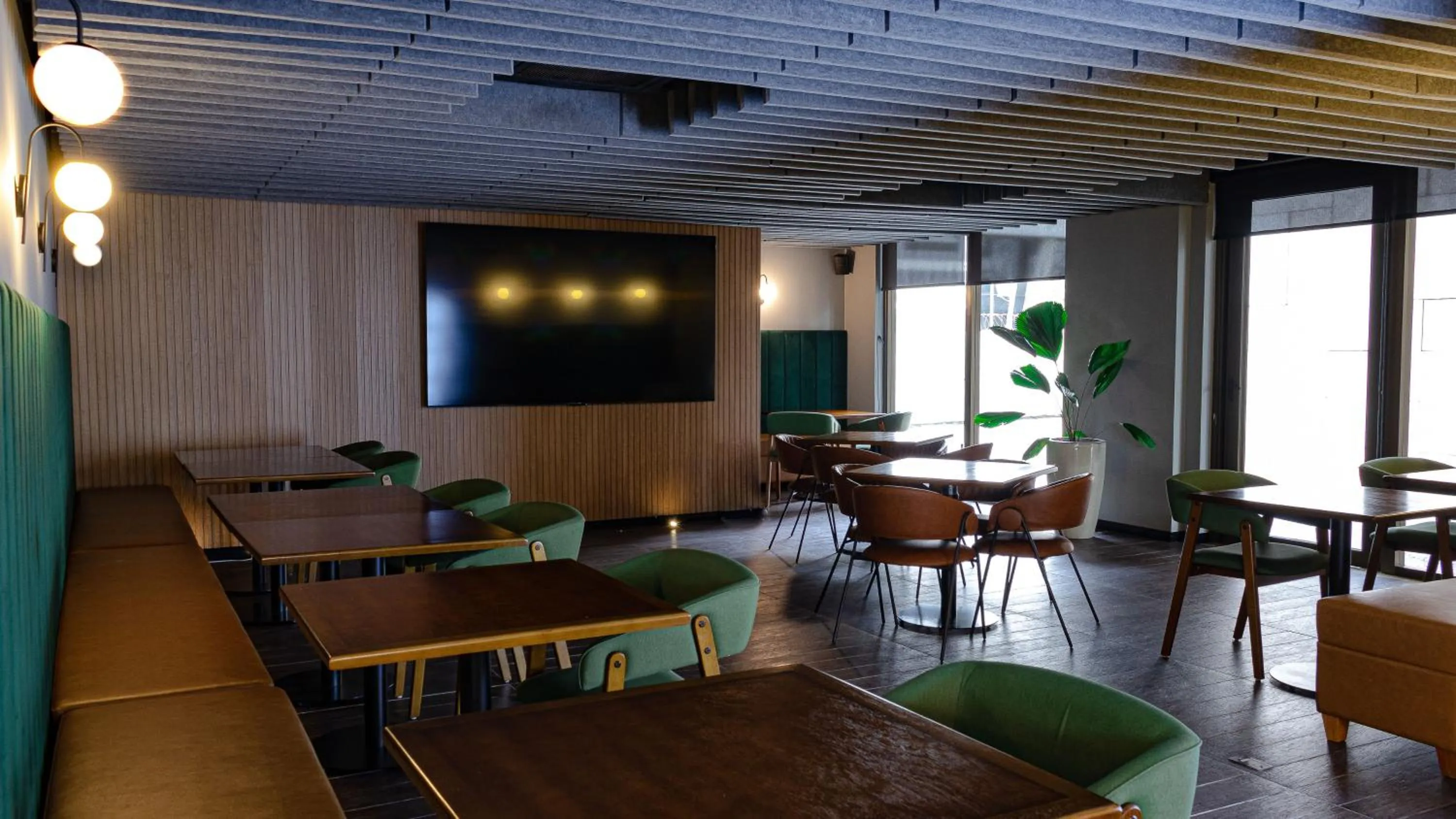 Restaurant/places to eat in Novotel RJ Santos Dumont