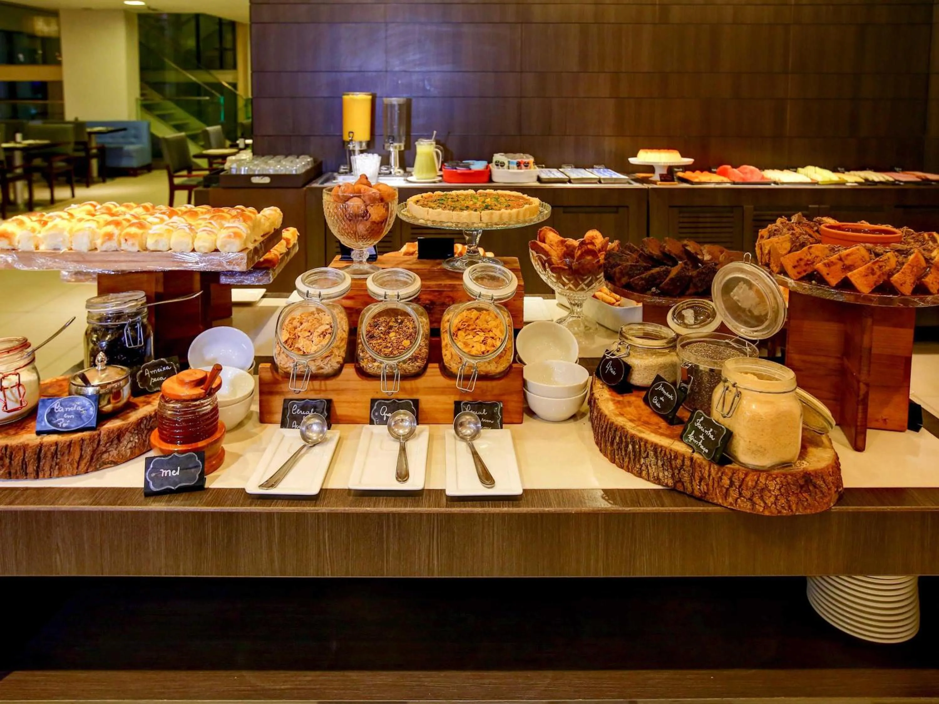 Restaurant/places to eat in Novotel RJ Santos Dumont