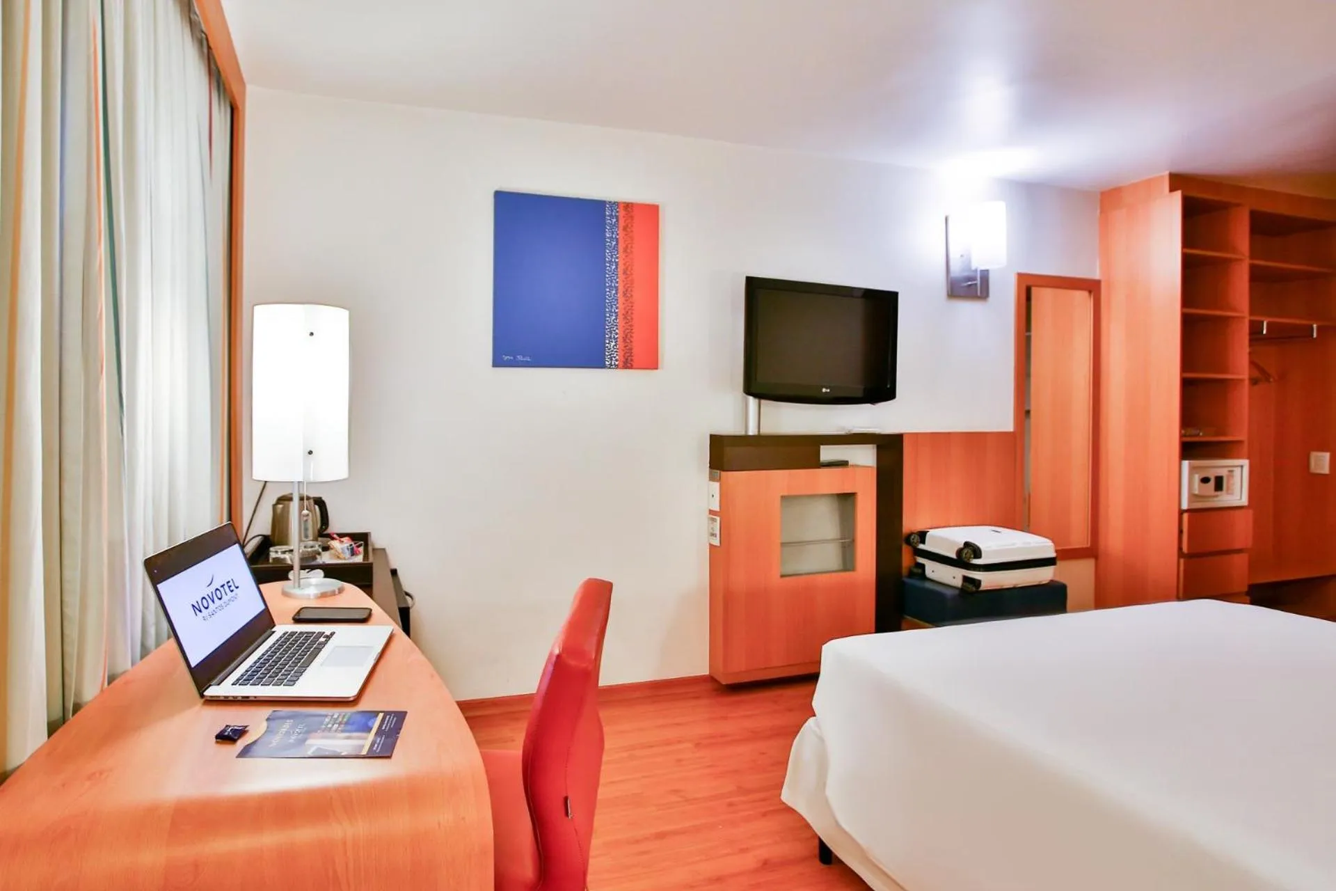 TV and multimedia, Bed in Novotel RJ Santos Dumont