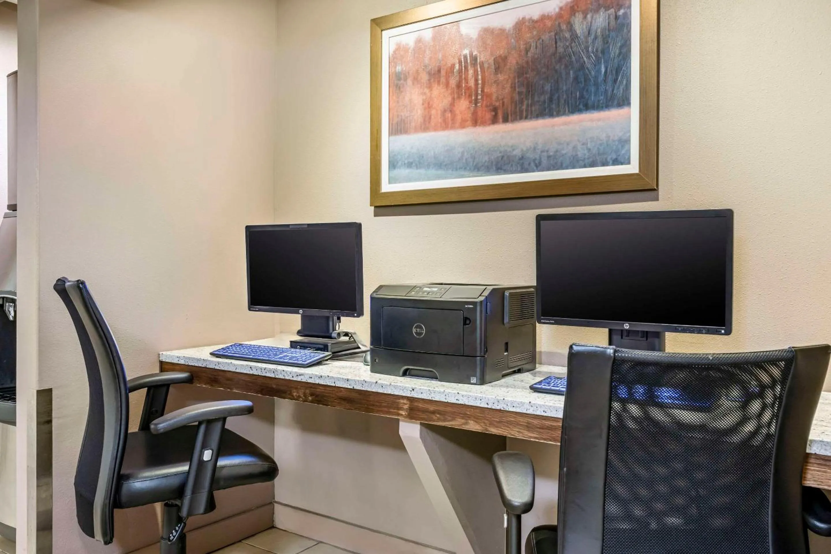 Business facilities in Quality Inn Airport