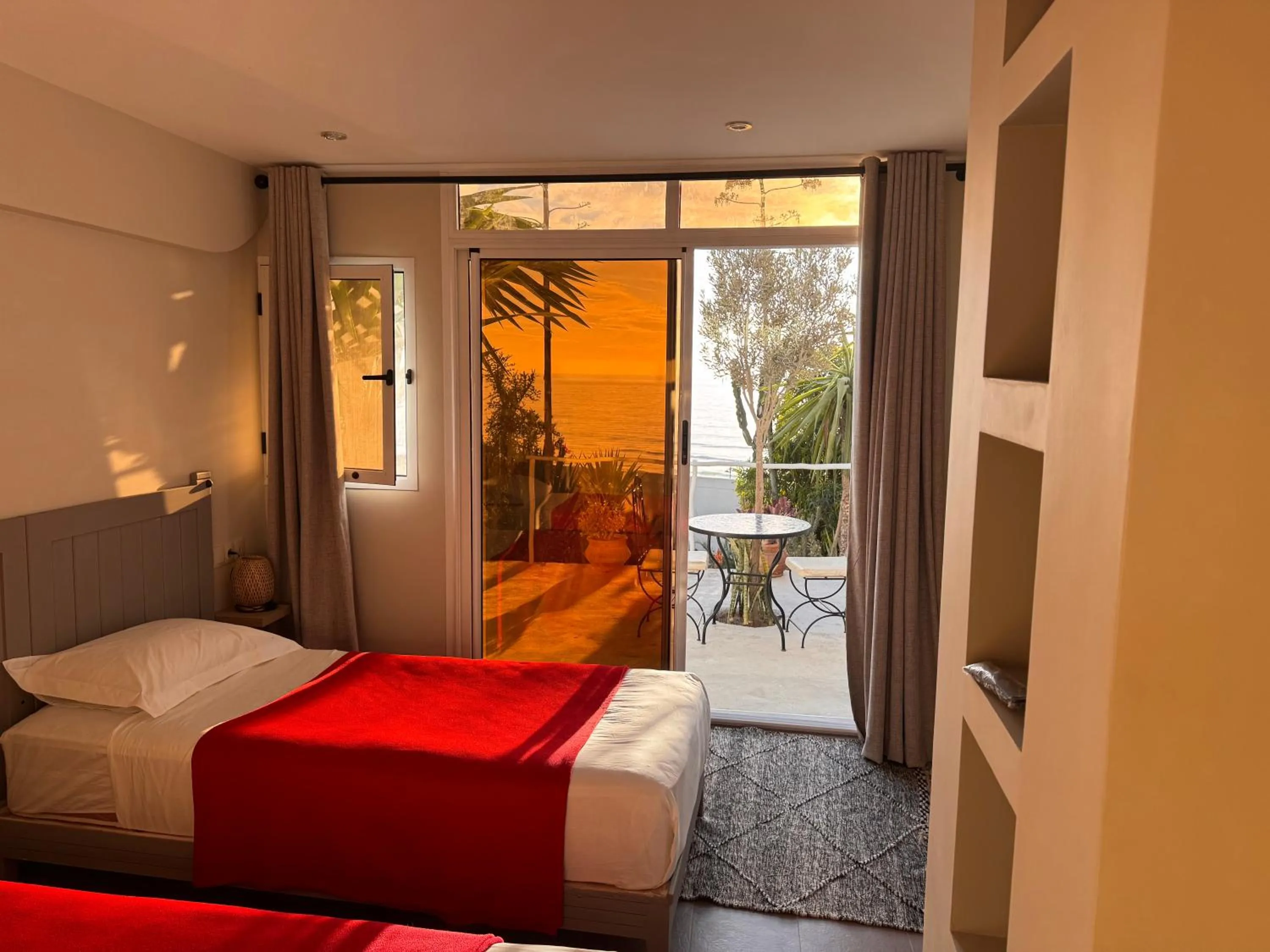 Photo of the whole room, Bed in Villa Jardin De l'Ocean