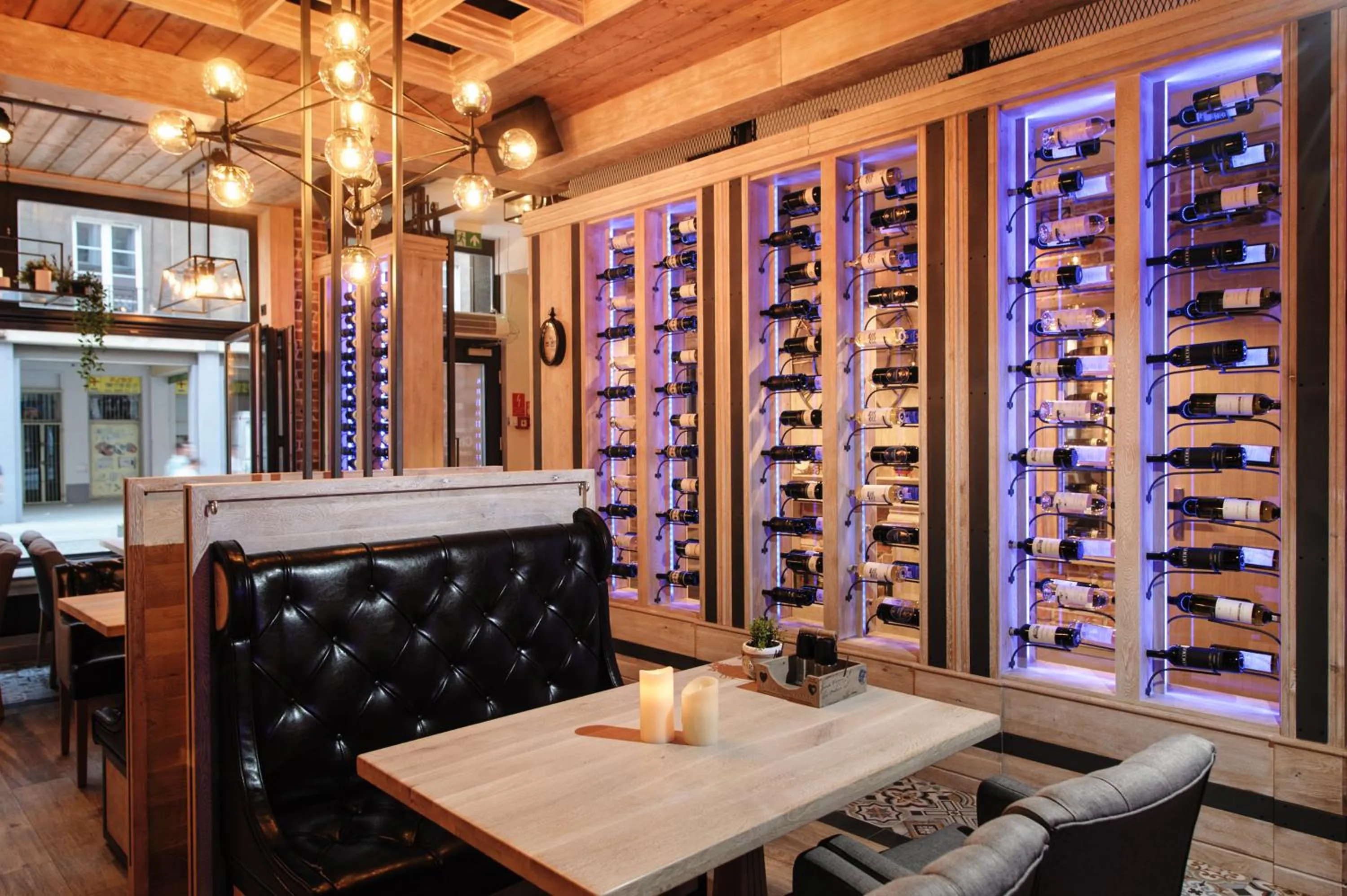 Restaurant/places to eat in Apartamenty Chleb i Wino