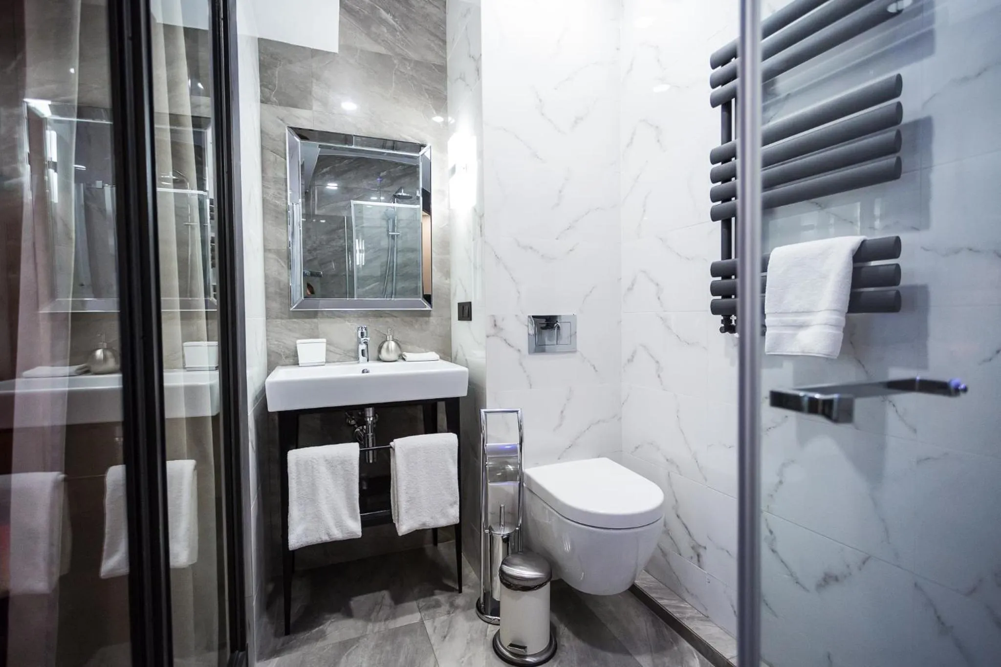 Shower in Apartamenty Chleb i Wino