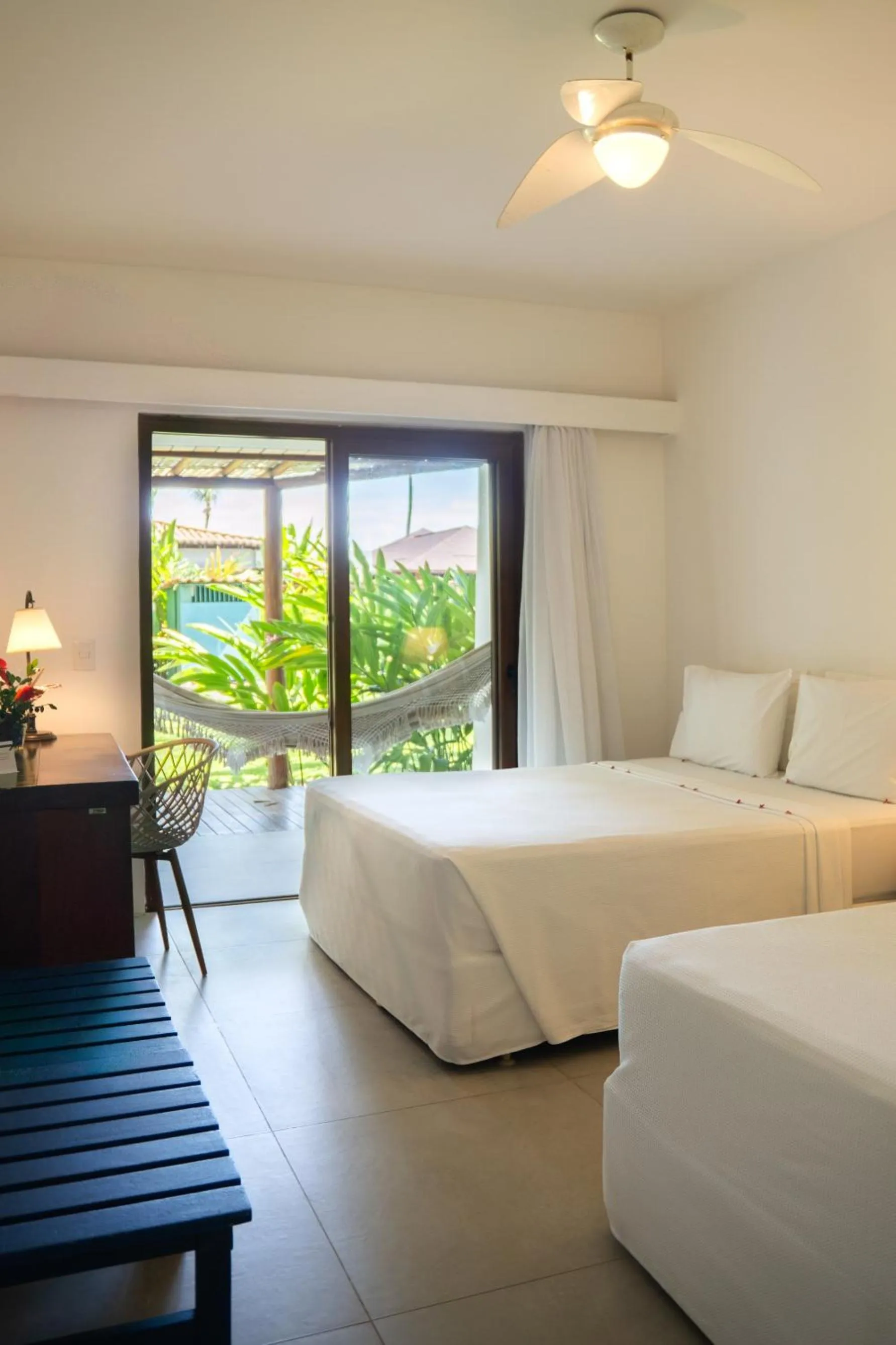 Photo of the whole room, Bed in Arraial D'ajuda Eco Resort