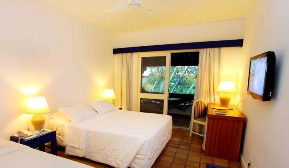 Photo of the whole room, Bed in Arraial D'ajuda Eco Resort