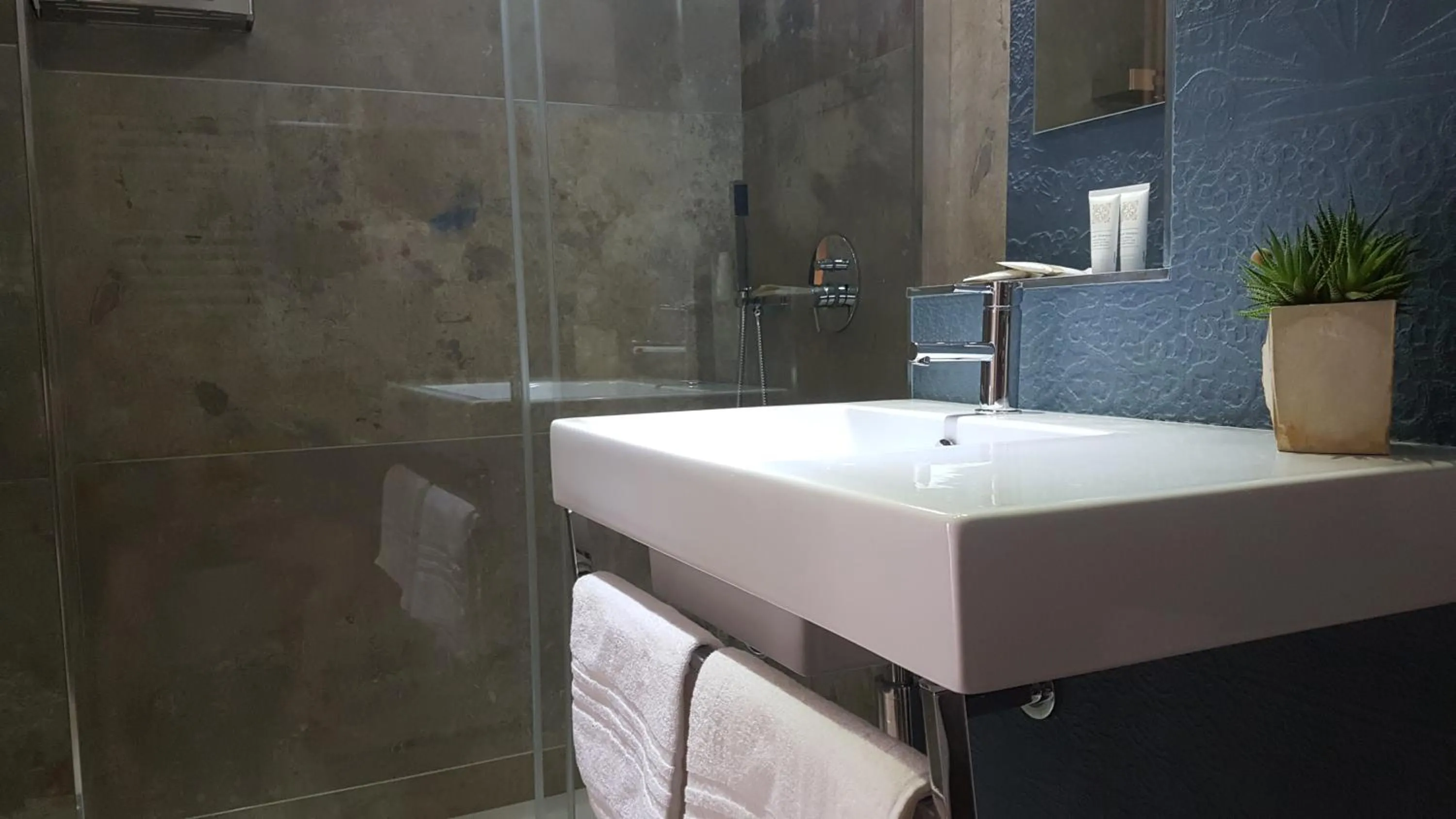 Bathroom in Le Sinfonie Rooms