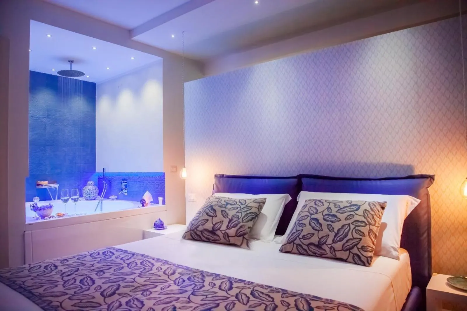 Hot Tub, Bed in Le Sinfonie Rooms