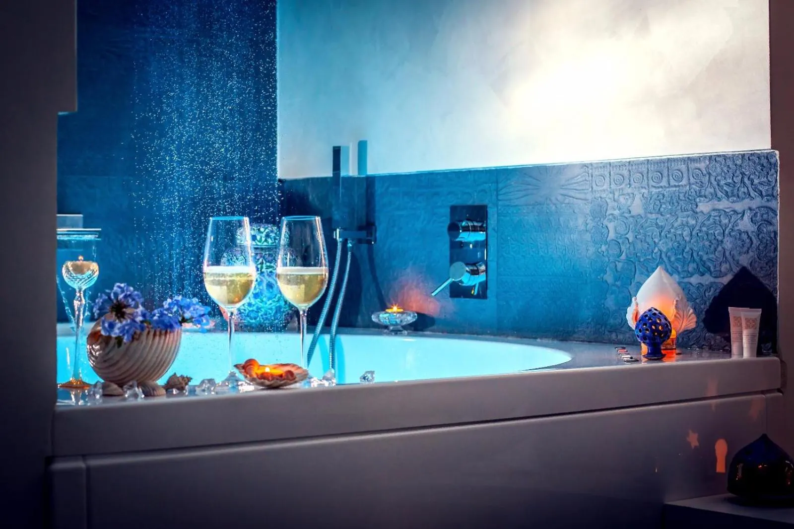 Hot Tub in Le Sinfonie Rooms