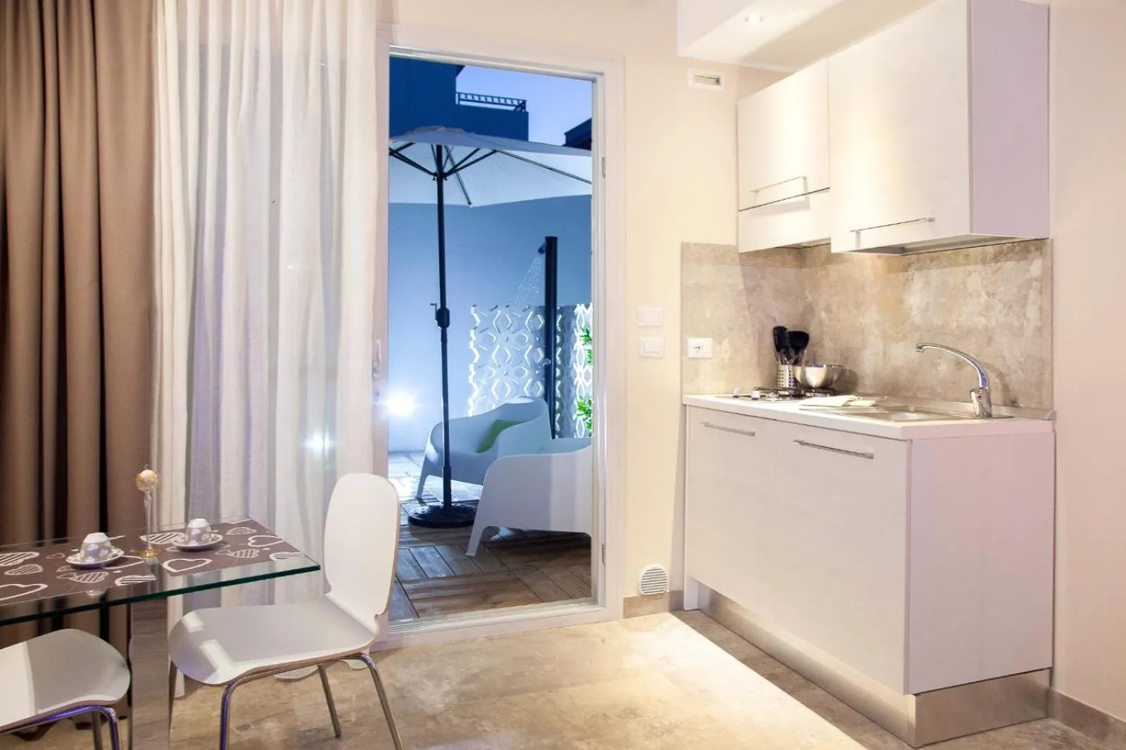 Kitchen or kitchenette in Le Sinfonie Rooms