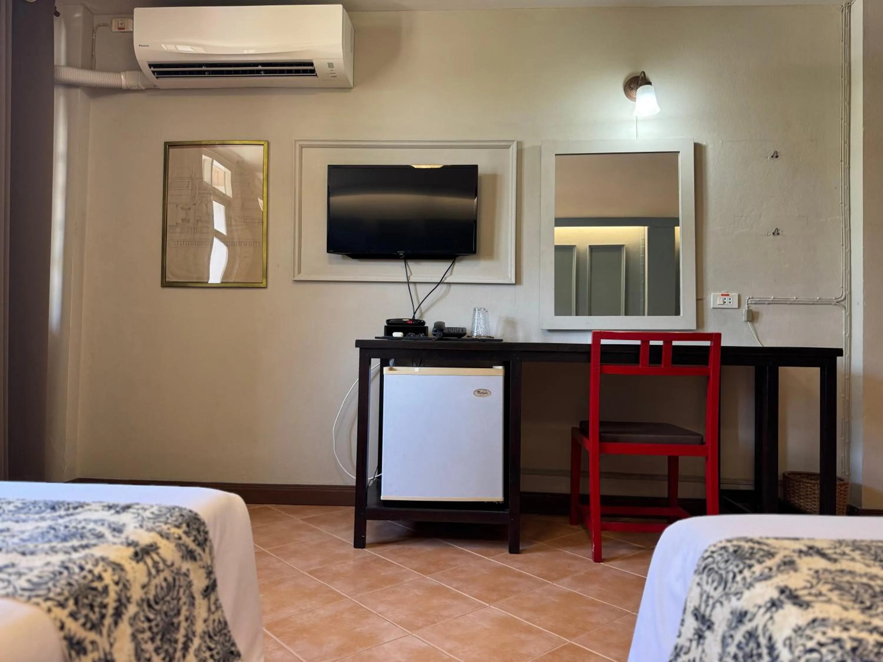 TV and multimedia, Bed in Sun Hotel