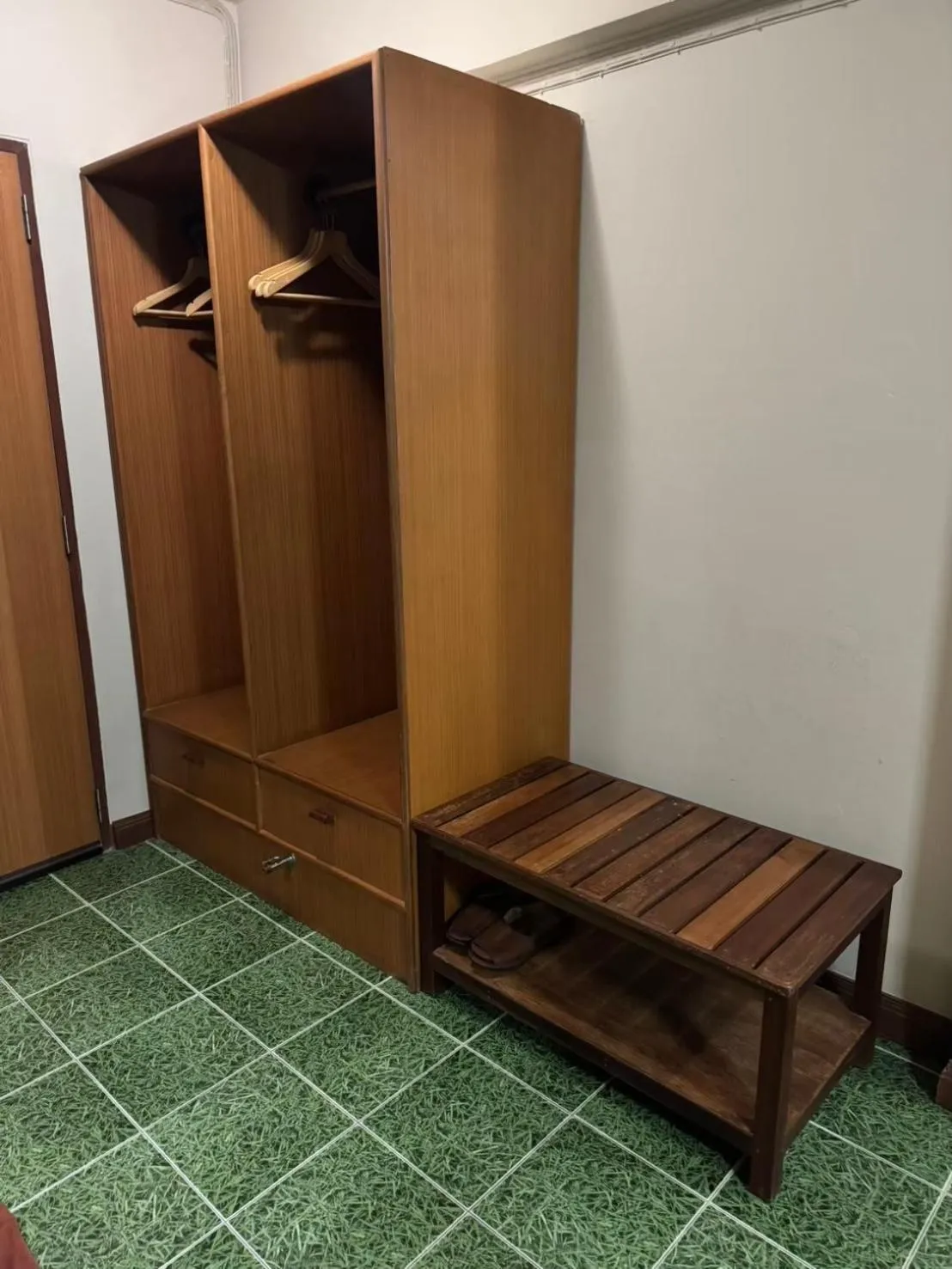 wardrobe in Sun Hotel