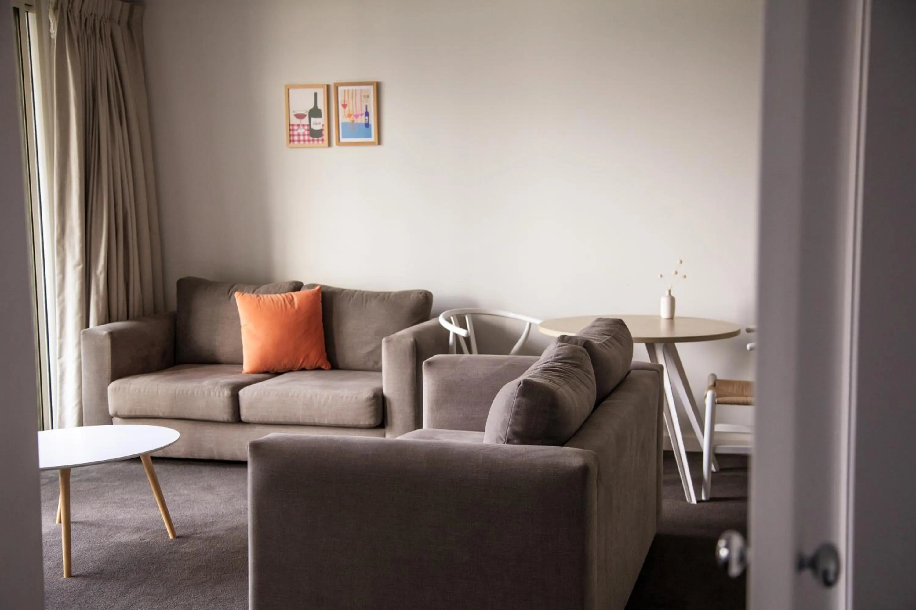 Lounge or bar in Nagambie Waterfront Motel