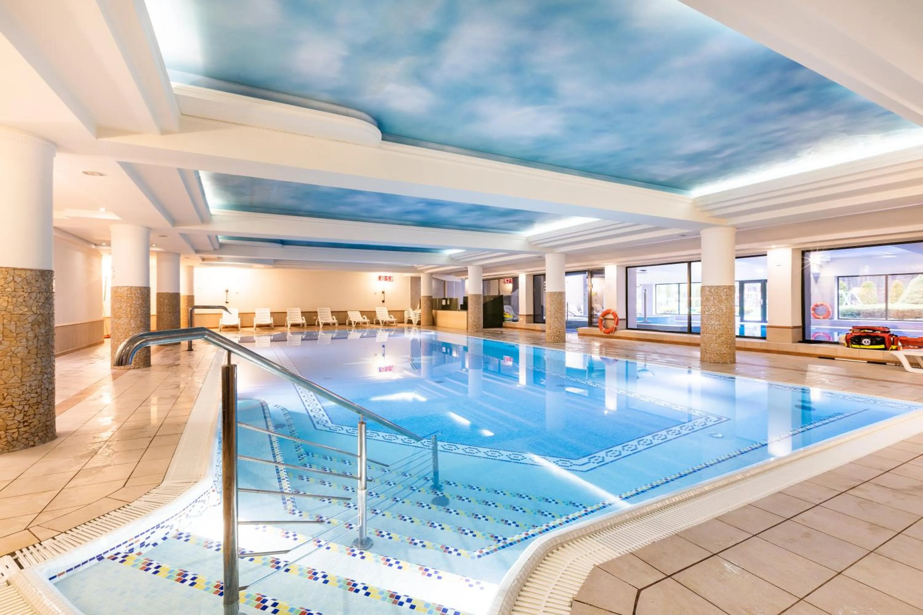 Swimming pool in Hotel Villa Verde Congress & Spa