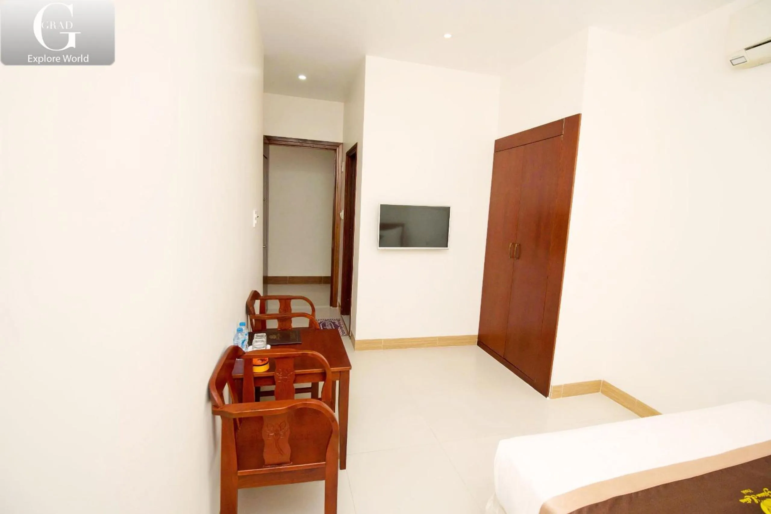 Photo of the whole room, Bed in Bong Sen Xanh Hotel