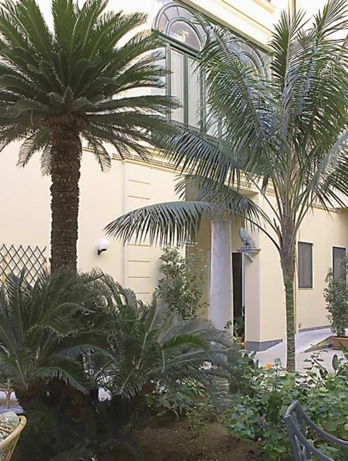 Facade/entrance in Palazzo Serraino Residence