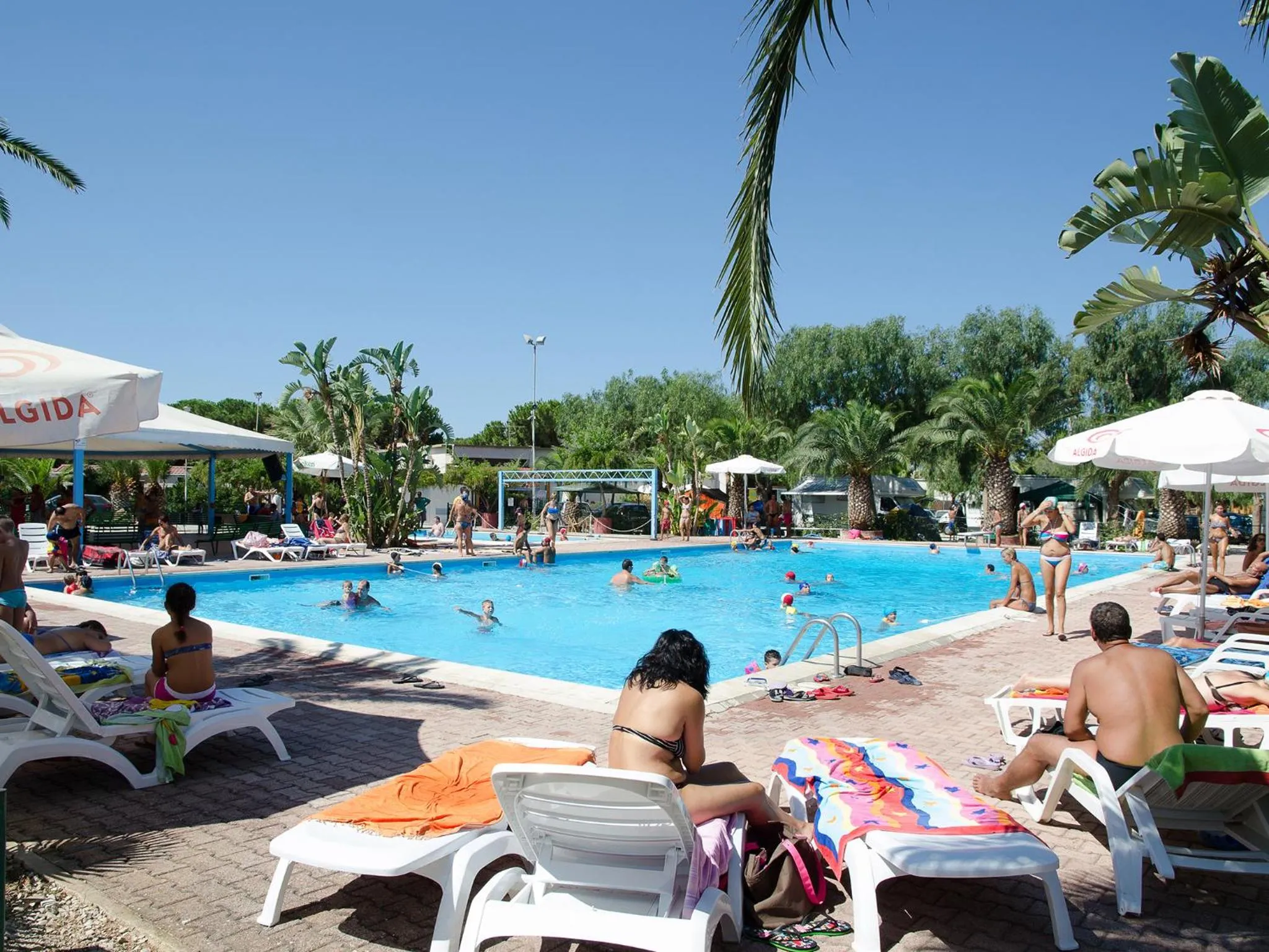 Swimming pool in Kamemi Village & Camping