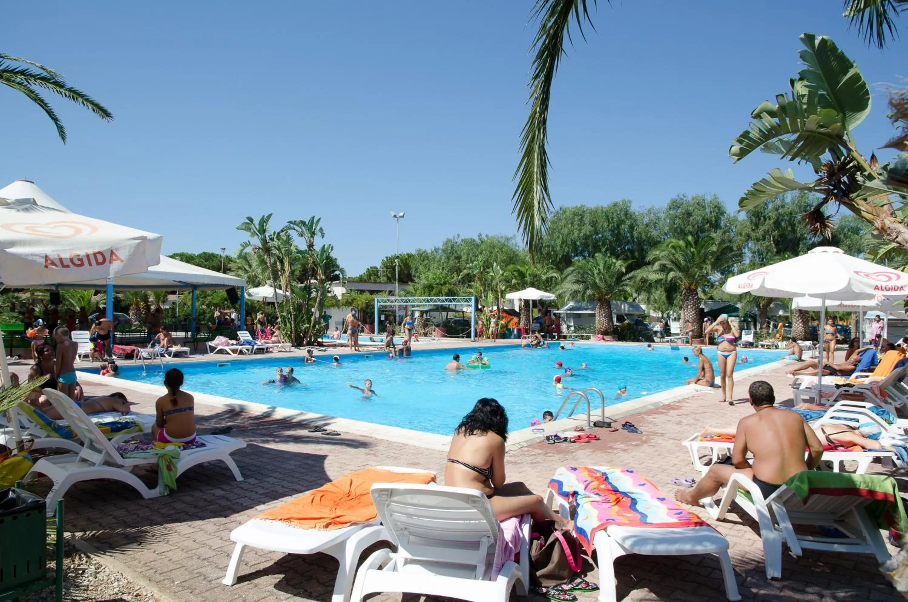 Swimming pool in Kamemi Village & Camping