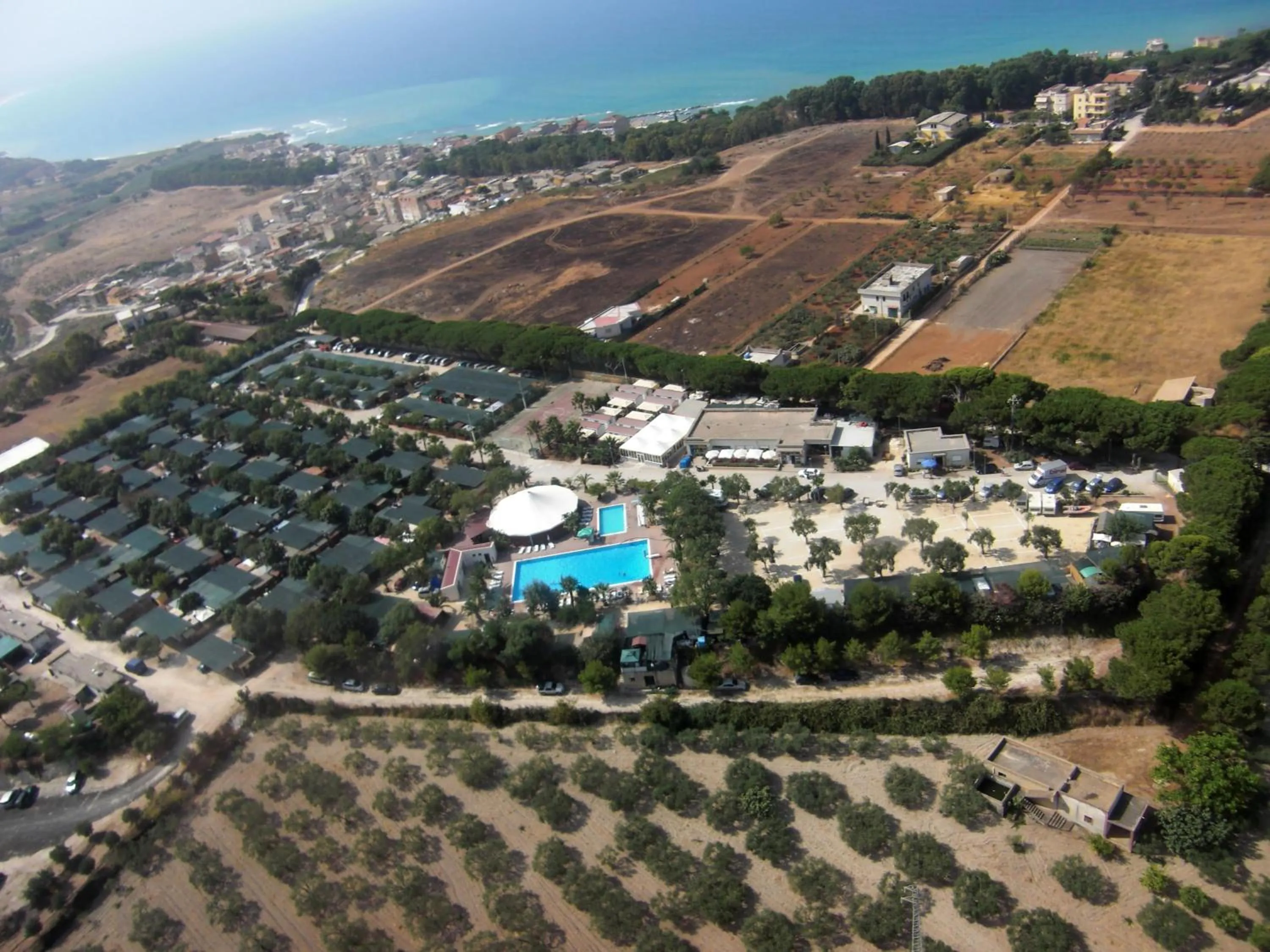 Bird's eye view in Kamemi Village & Camping