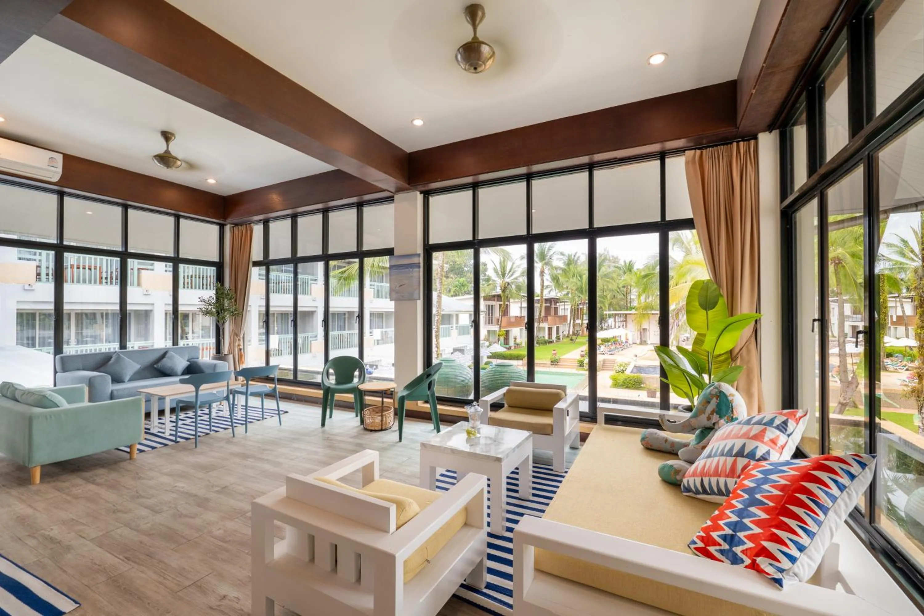 Food and drinks in The Briza Beach Resort, Khao Lak SHA Extra Plus