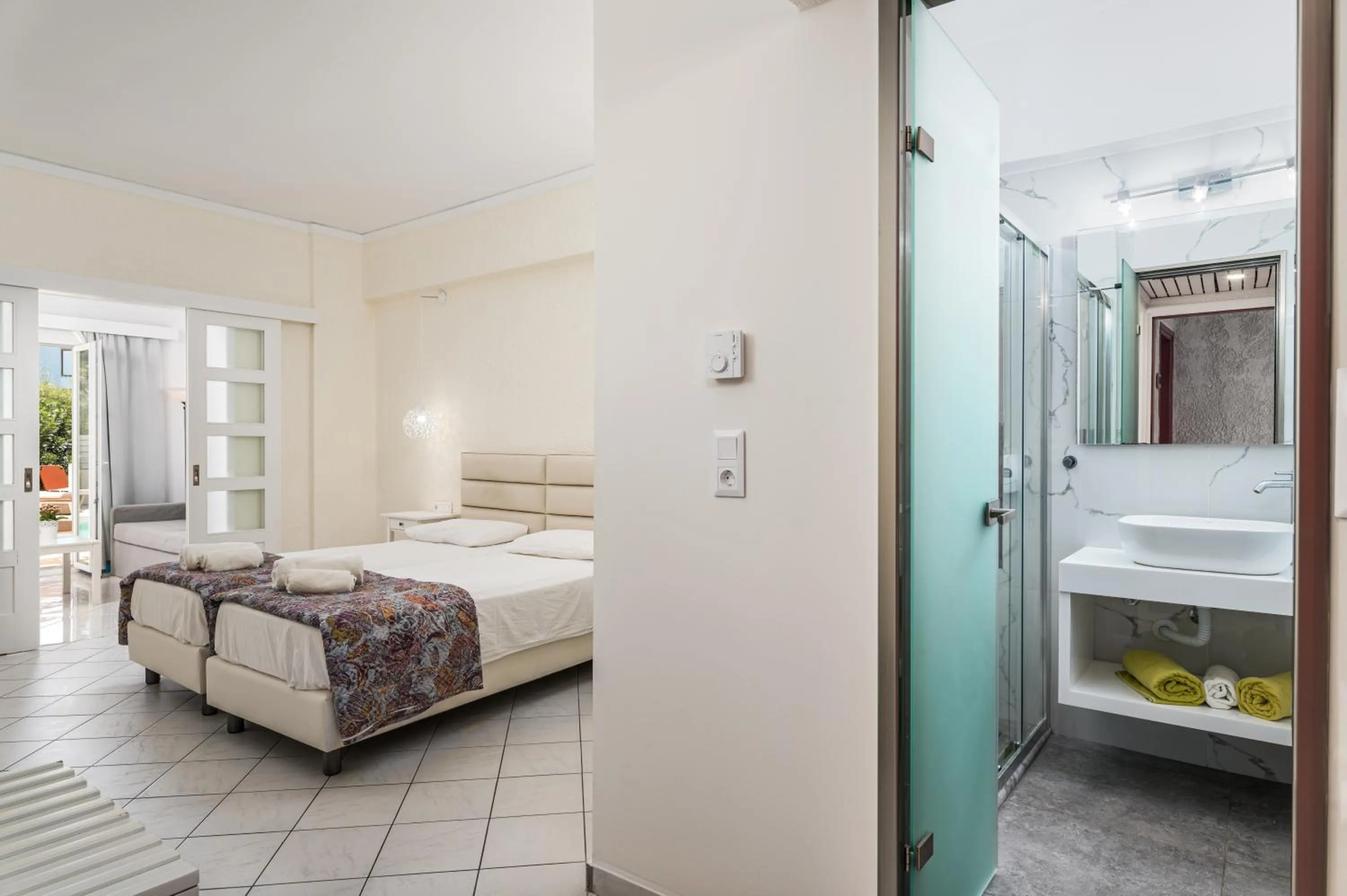 Shower in Hydrele Beach Hotel & Village