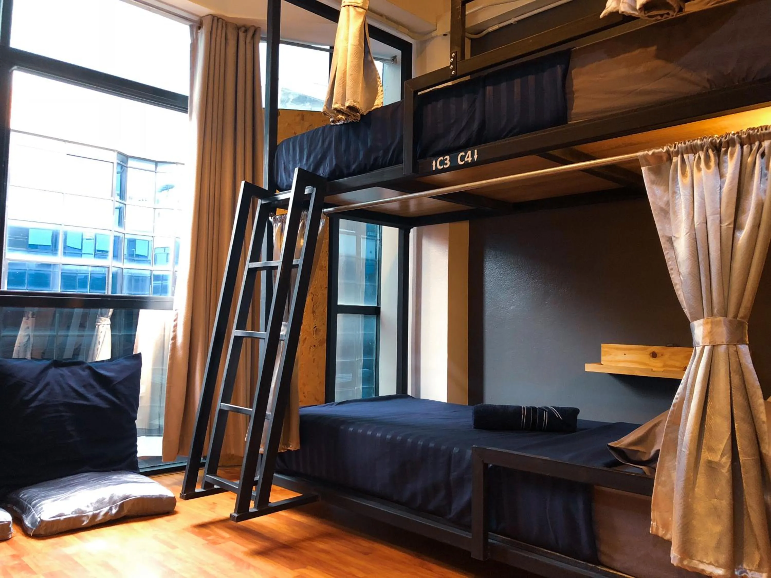 Bed in U2 & i-smile Hostel