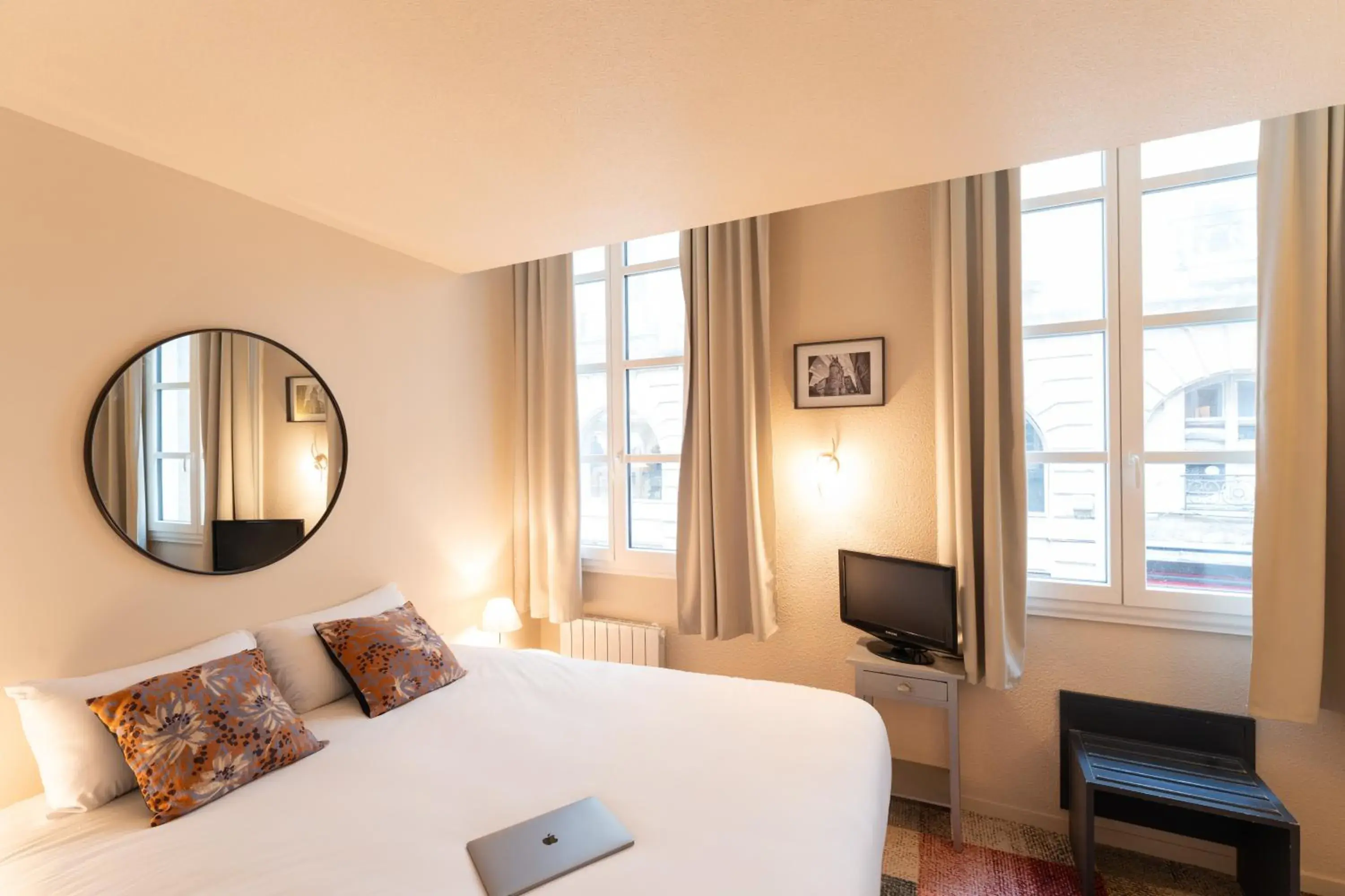 Photo of the whole room, Bed in Résidence du Théâtre Photo of the whole room, Bed in Résidence du Théâtre