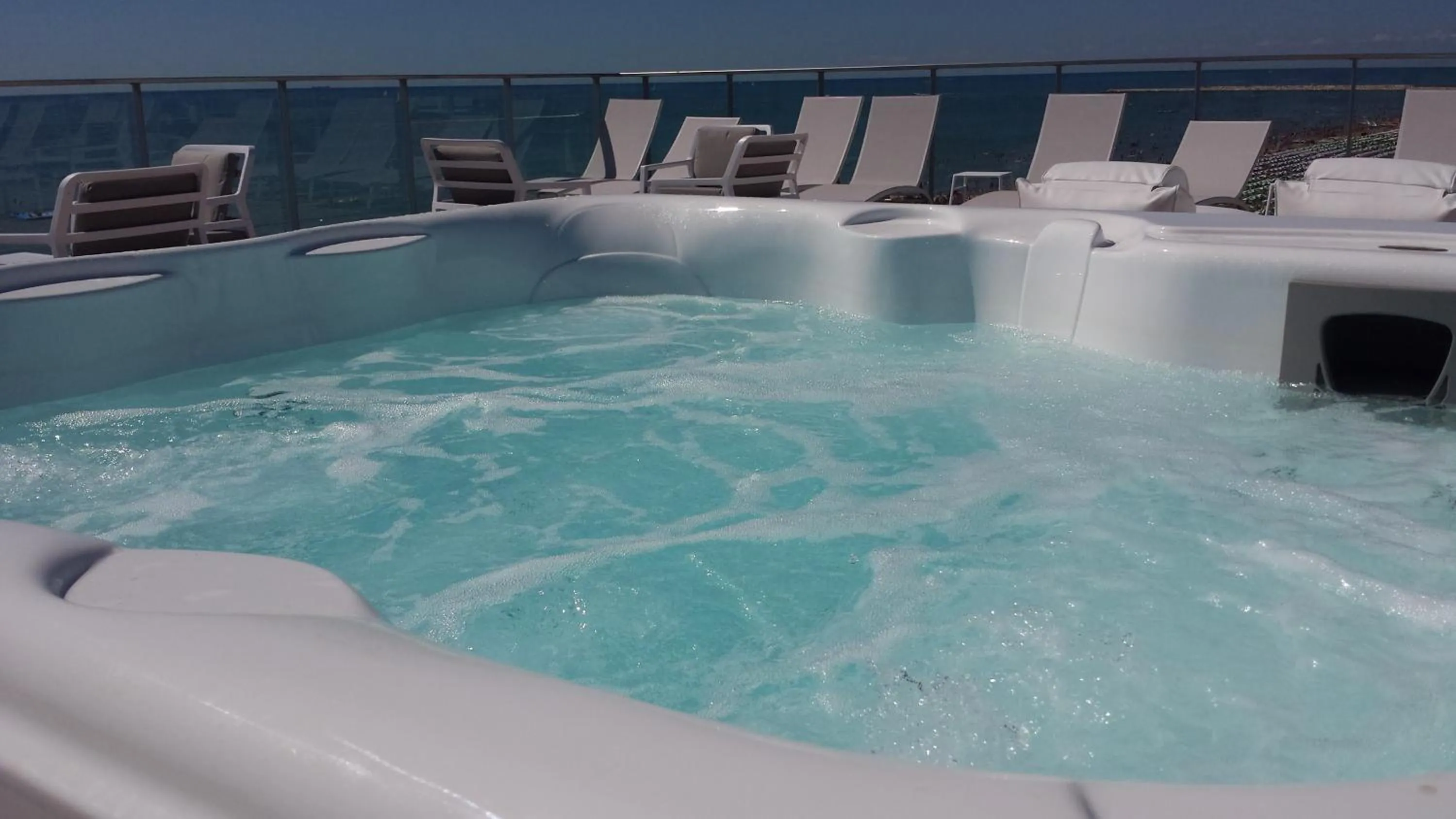 Hot Tub in Hotel Elite