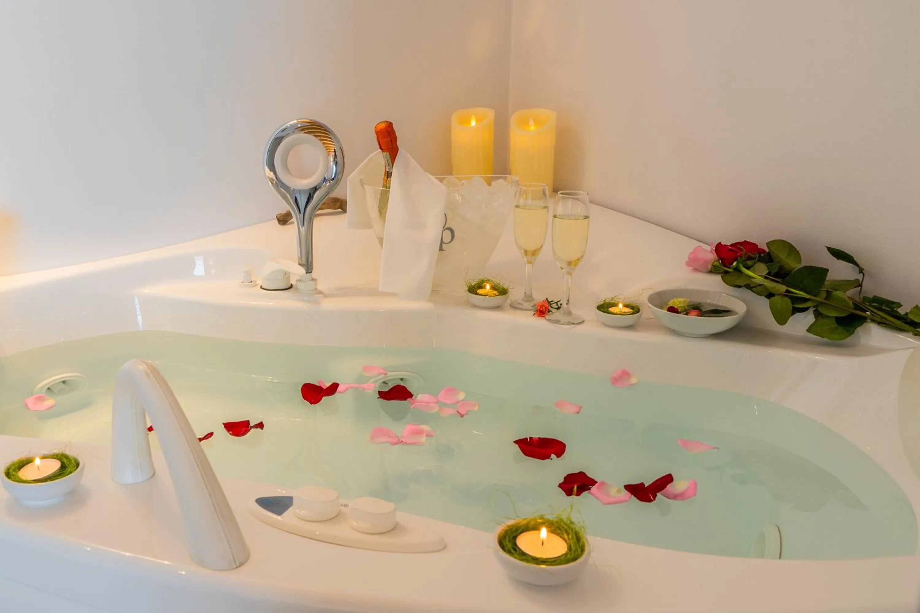 Hot Tub in Hotel Elite