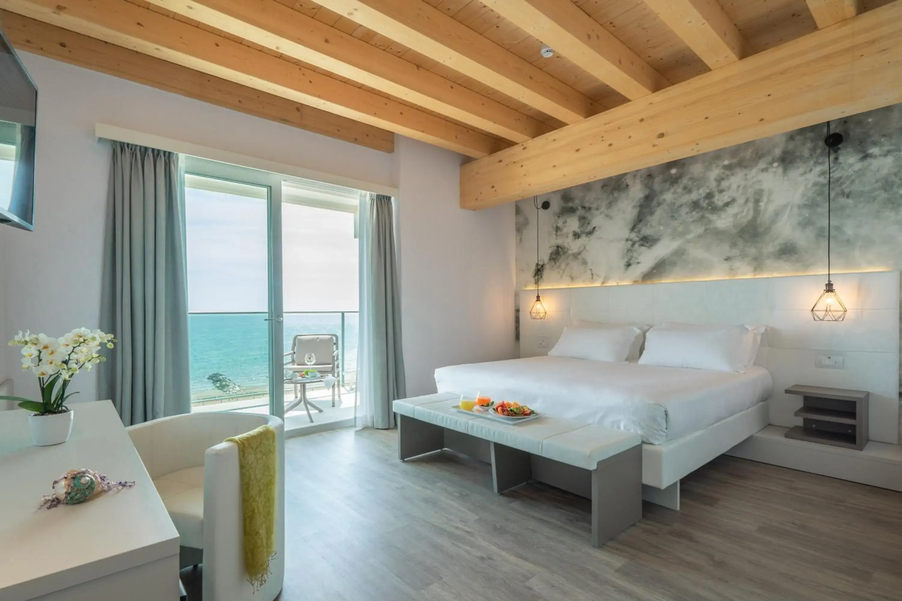 Deluxe Suite with Sea View in Hotel Elite Deluxe Suite with Sea View in Hotel Elite