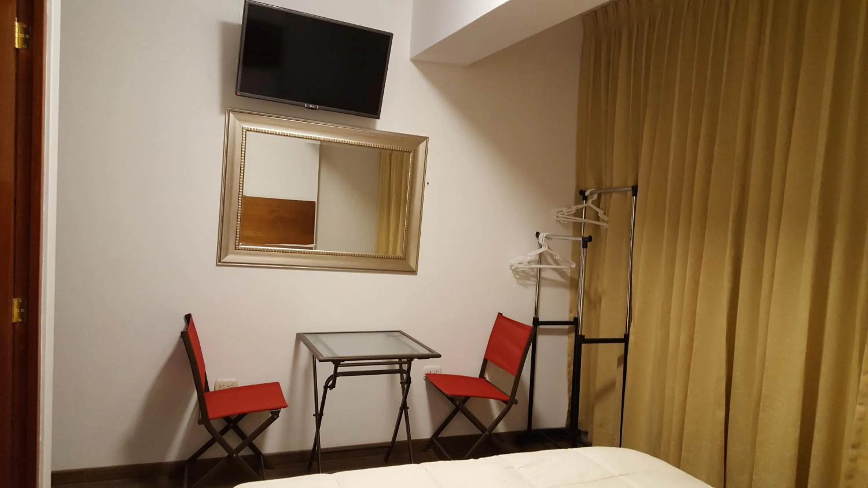 Bed in Hotel Shelter